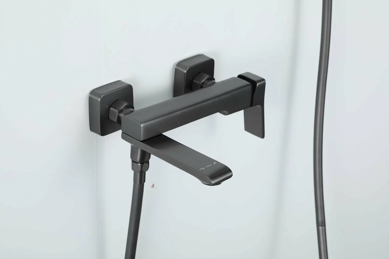 Смеситель для ванны Frap H84-9 F3284-9 оружейная сталь