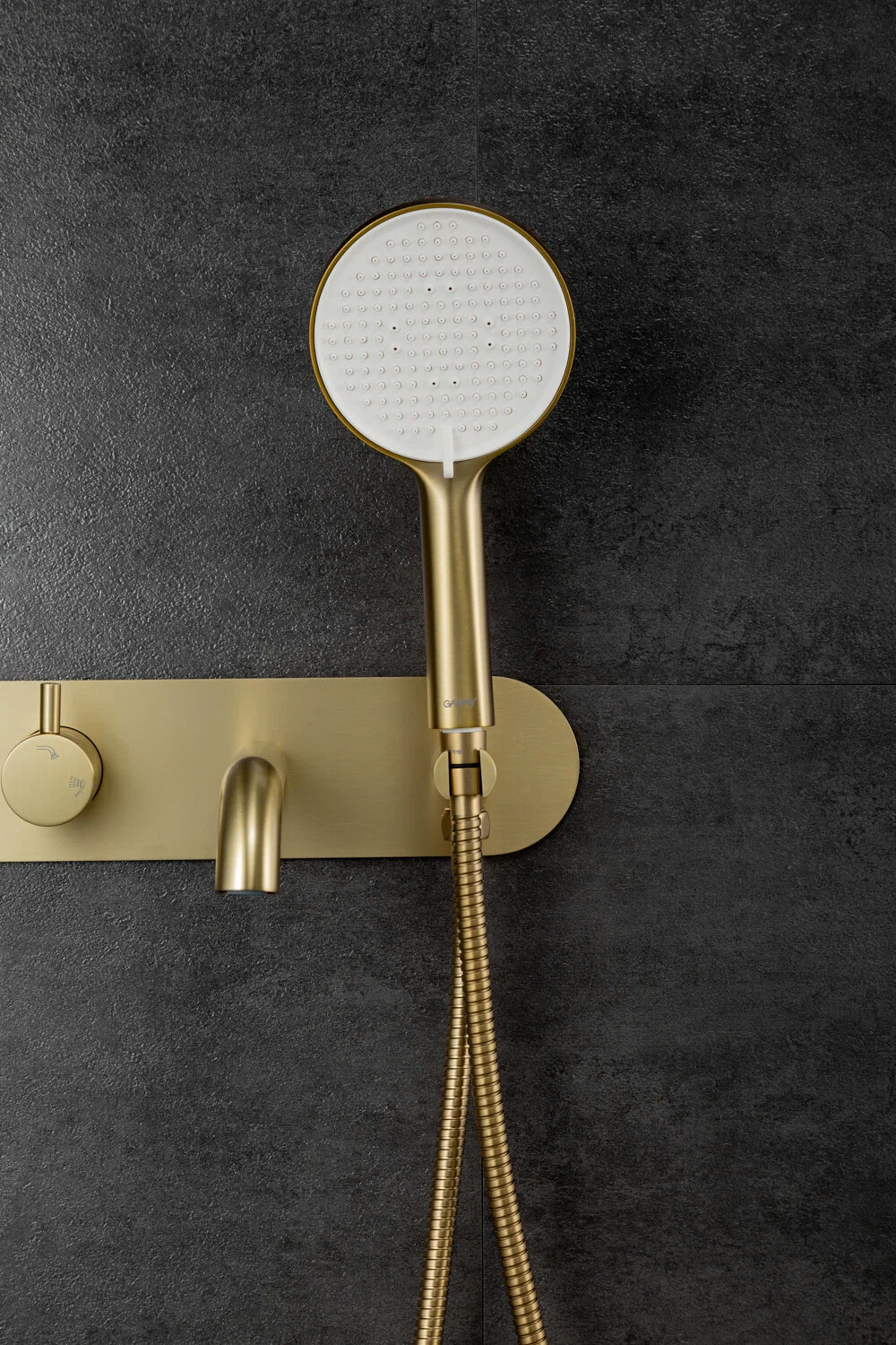 Смеситель для ванны встраиваемый Gappo G06-3 G3306-3 золотой сатин