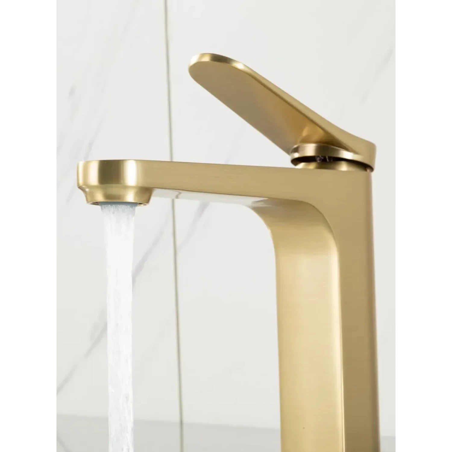 Смеситель для раковины Gappo G10-3 G1010-3 золотой сатин