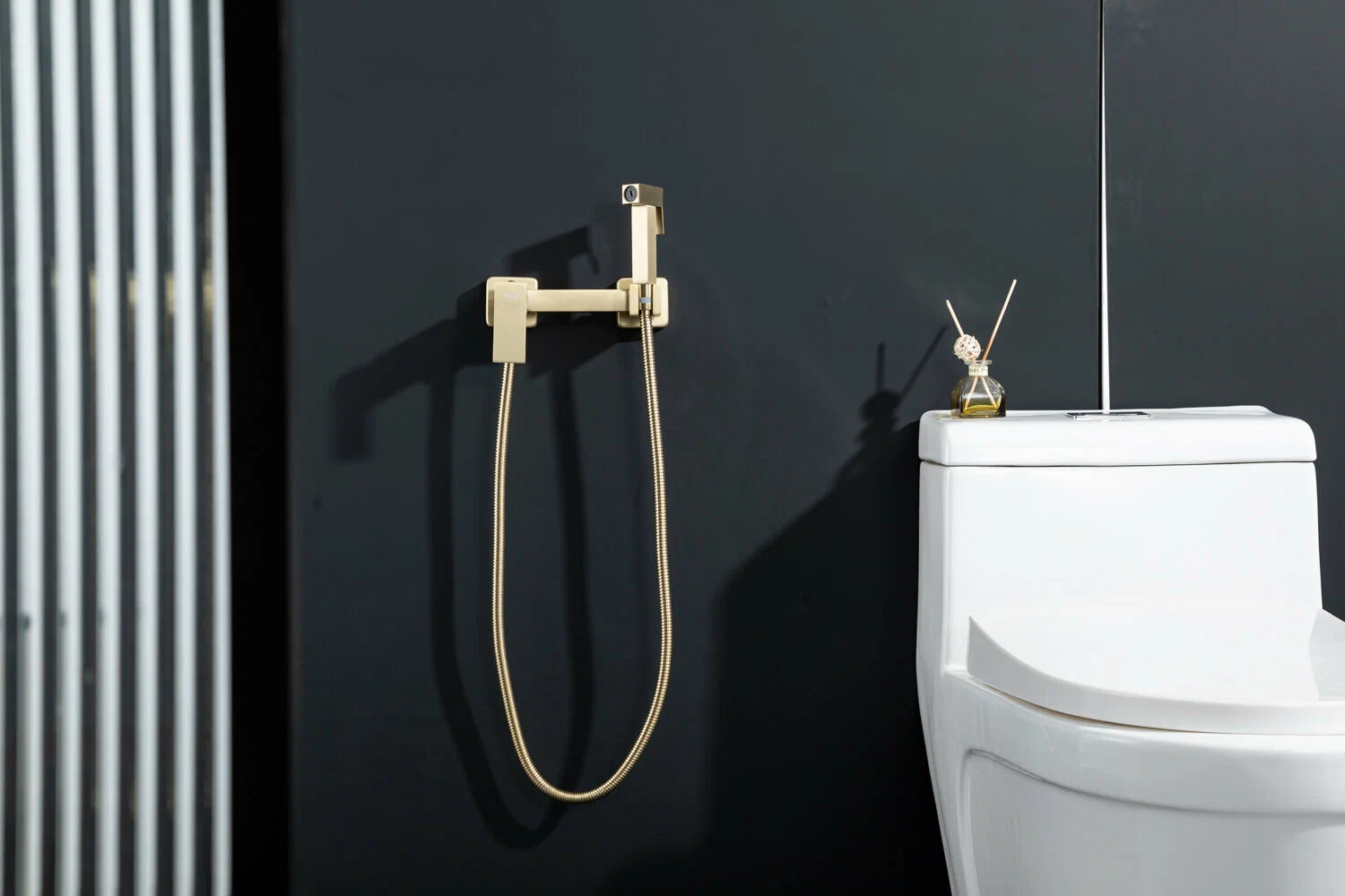 Гигиенический душ Frap F7504-3 золотой сатин