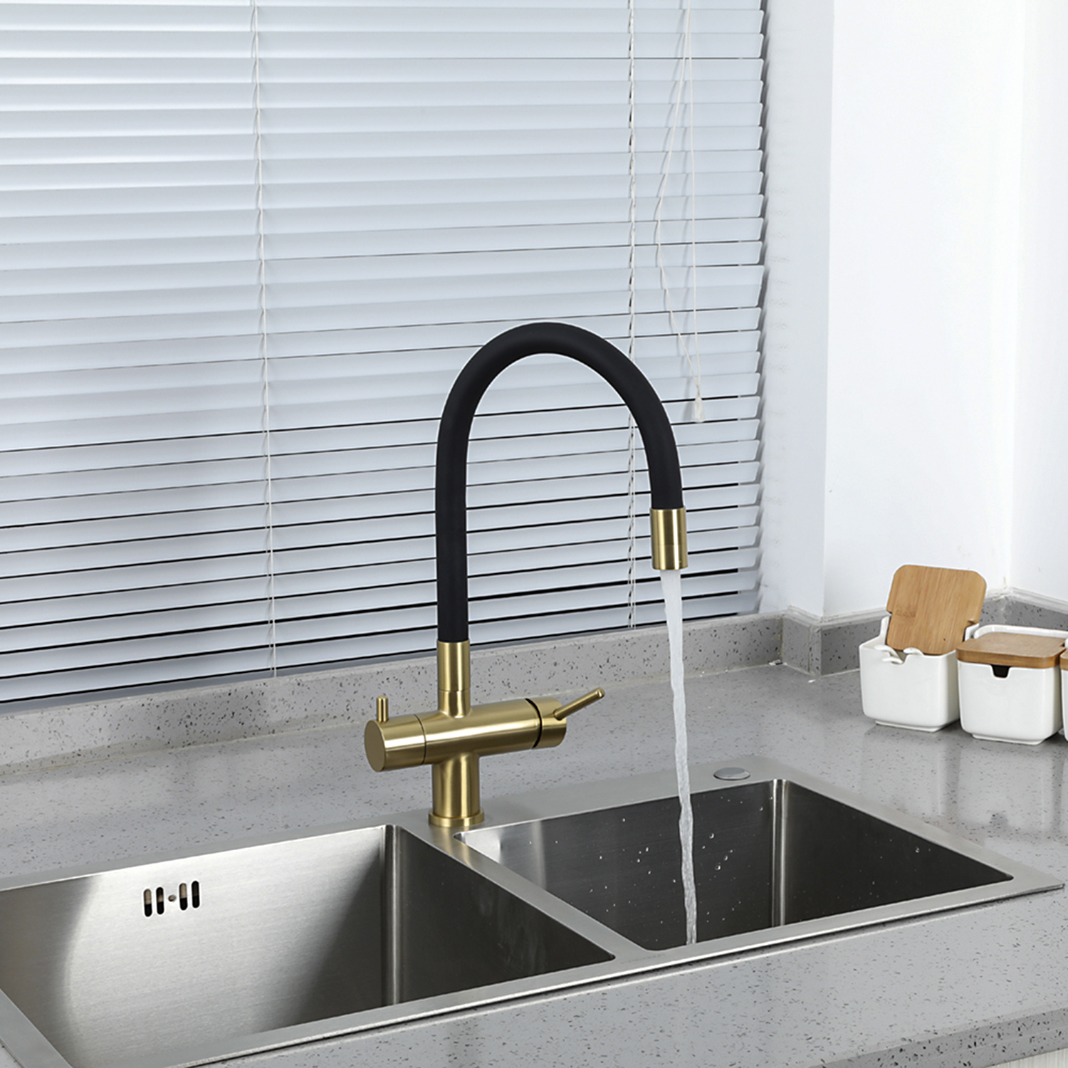 Смеситель для кухни с подключением фильтра Gappo G4398-33 золото-черный
