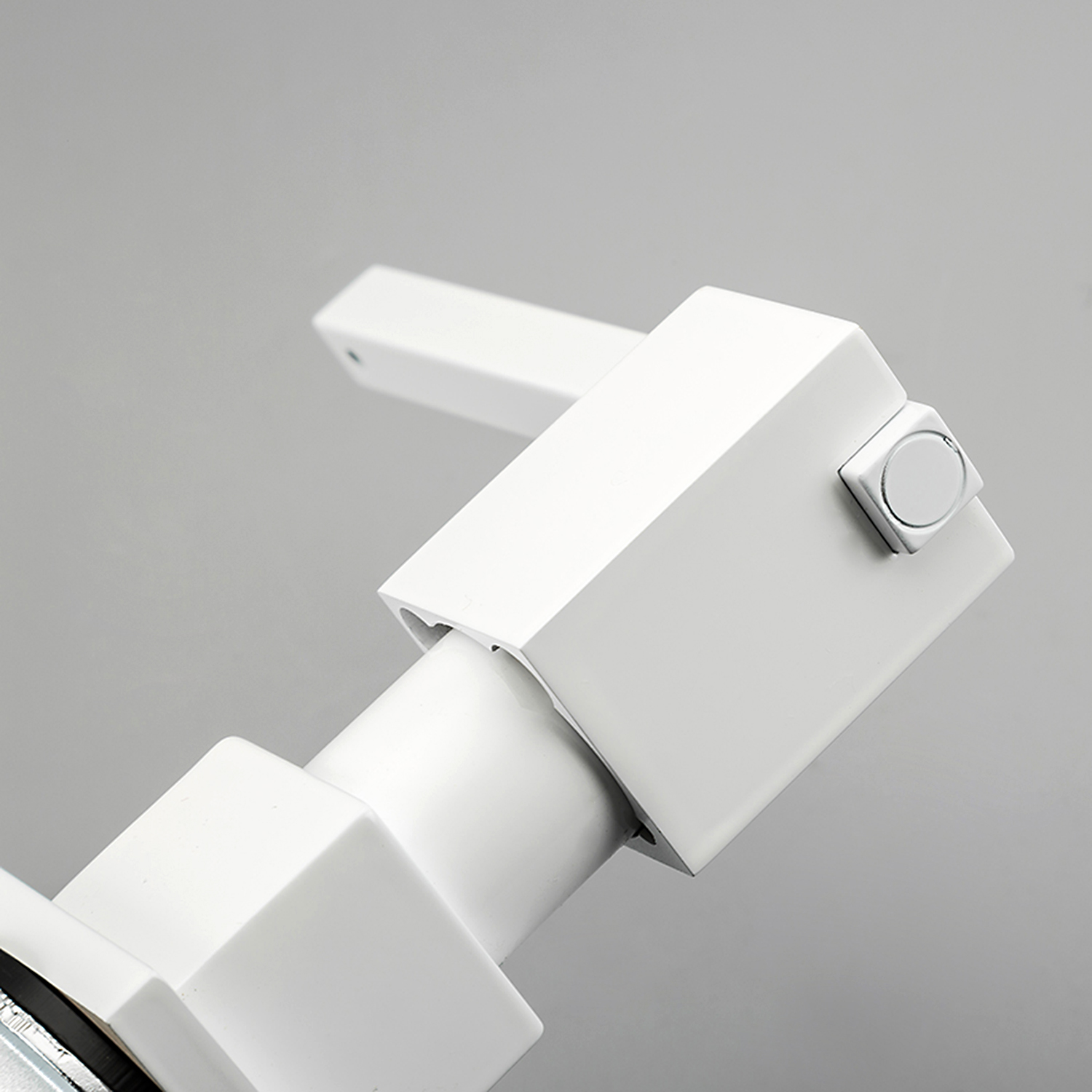 Белый встраиваемый дозатор для мойки Gappo G404-8