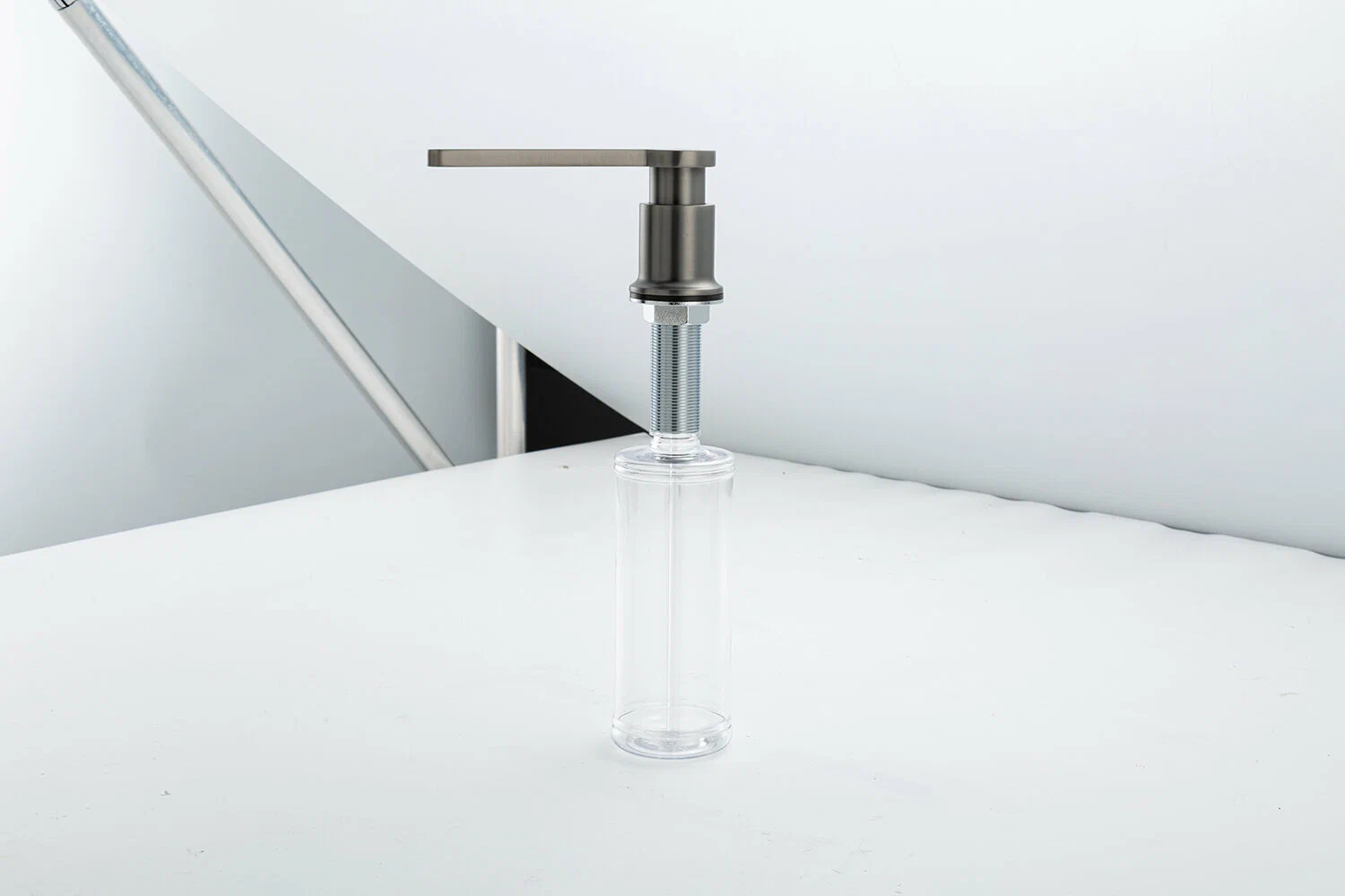 Дозатор жидкого мыла Gappo G406-9 оружейная сталь