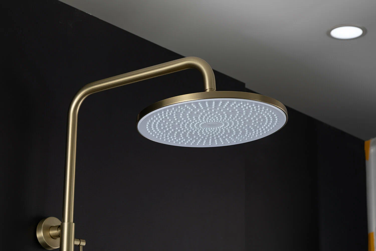 Душевая система Gappo G99-33 G2499-33 золотой сатин