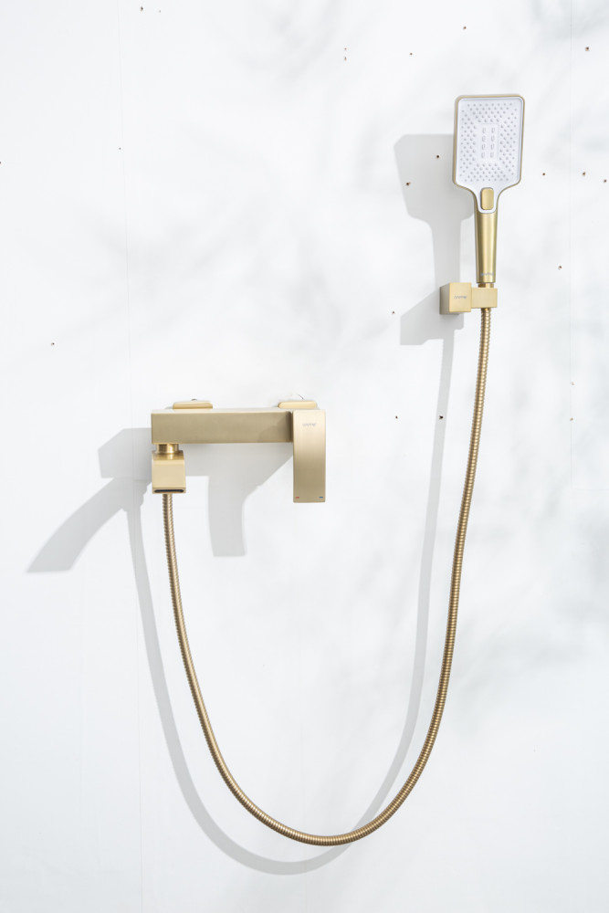 Смеситель для ванны Gappo G07-33 G3207-33 золотой сатин