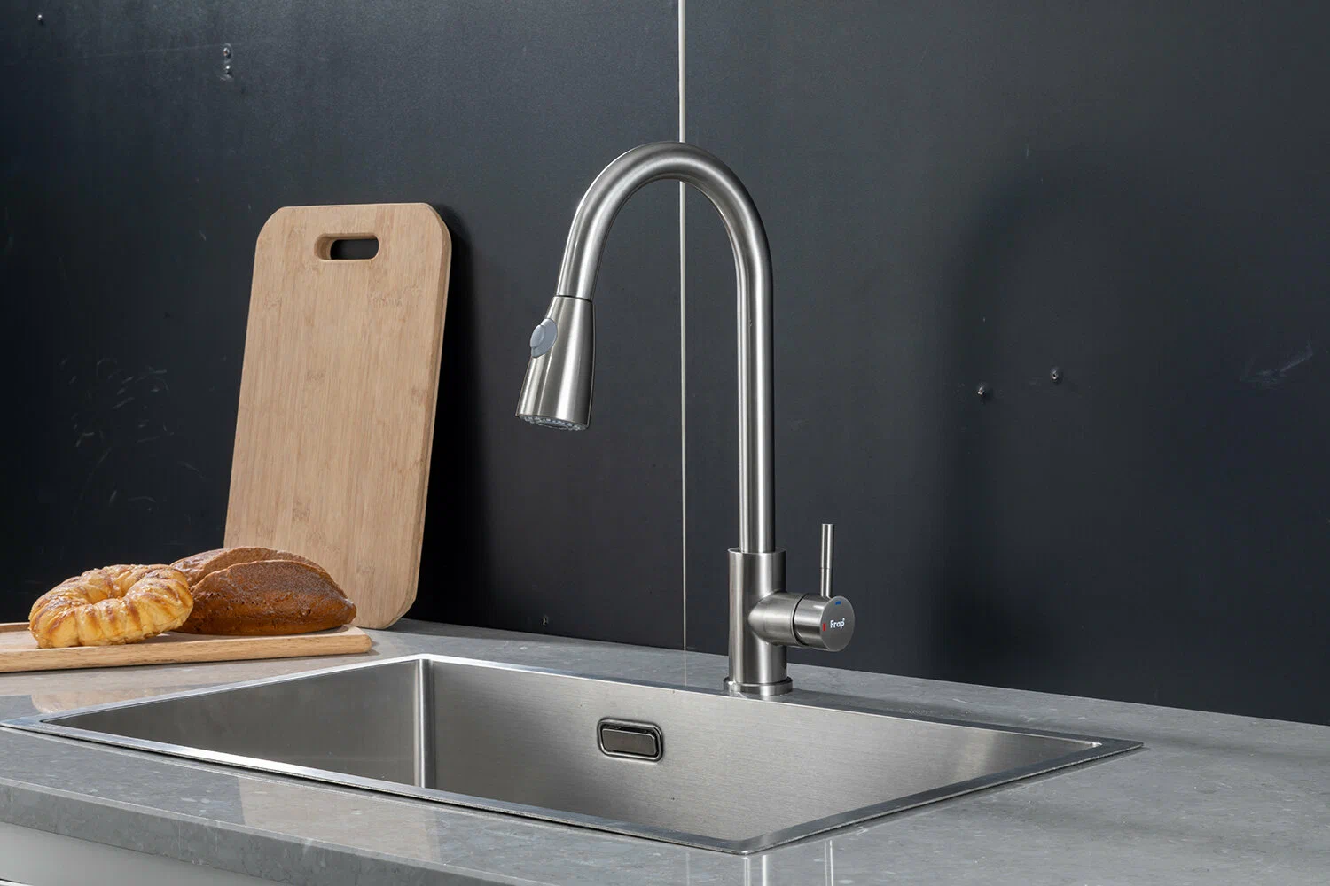 Вытяжной смеситель для кухни Frap H991 F60991-5 сатин