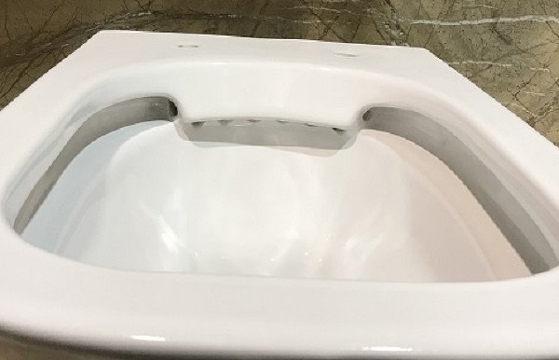 Подвесной унитаз CeramaLux 2615E белый