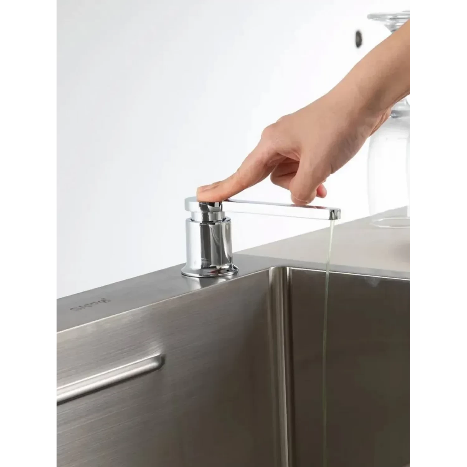 Дозатор жидкого мыла Gappo G406 хром