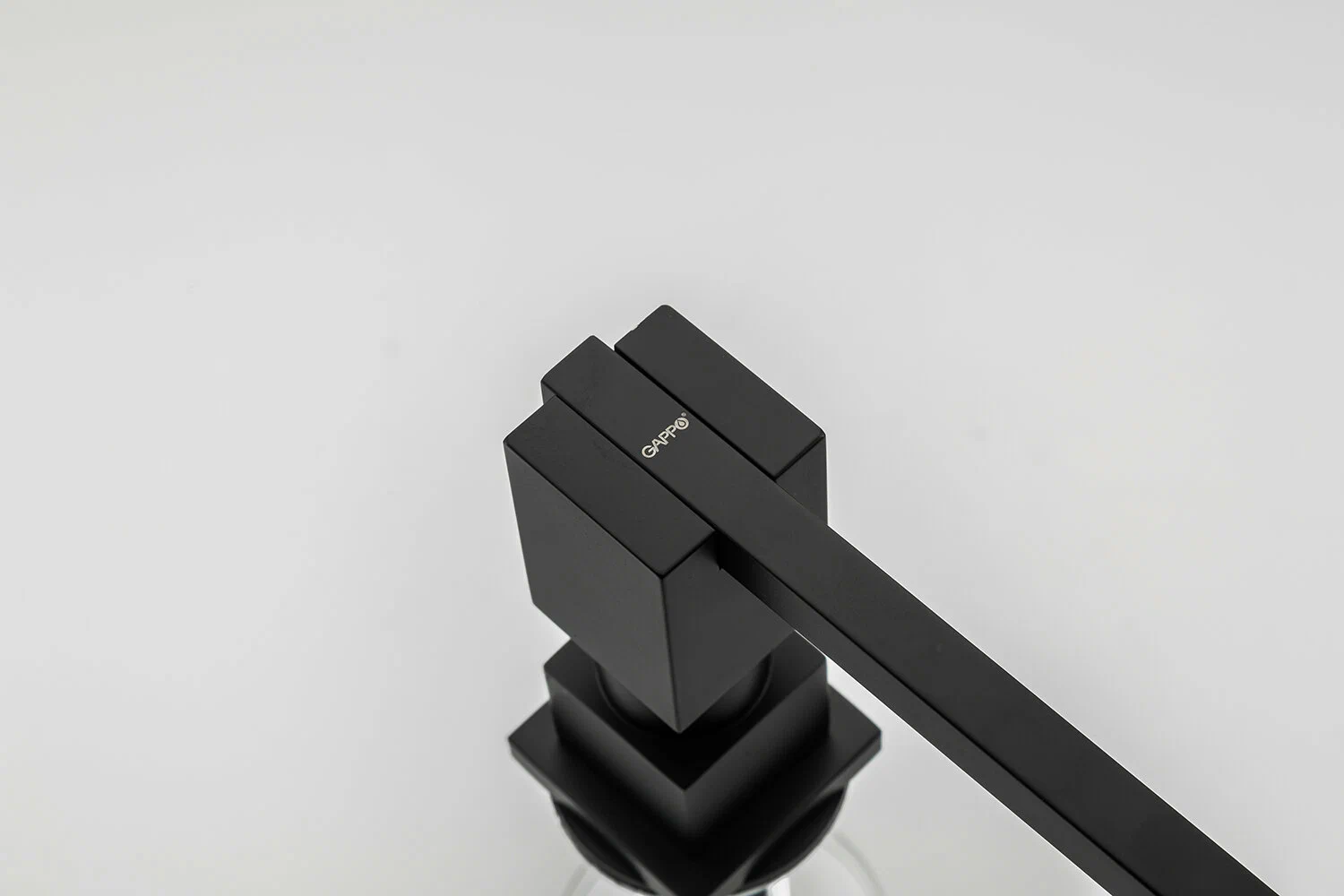 Дозатор жидкого мыла Gappo G404-1 черный