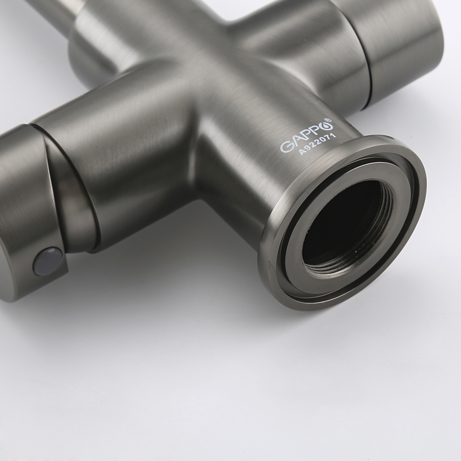 Смеситель для кухни с вытягивающимся изливом и фильтром Gappo G4398-69 оружейная сталь