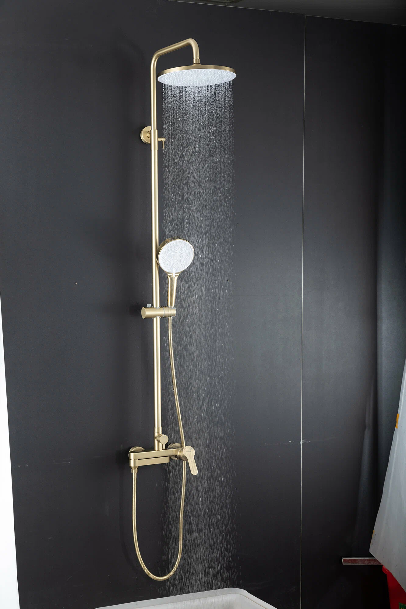 Душевая система Gappo G99-33 G2499-33 золотой сатин