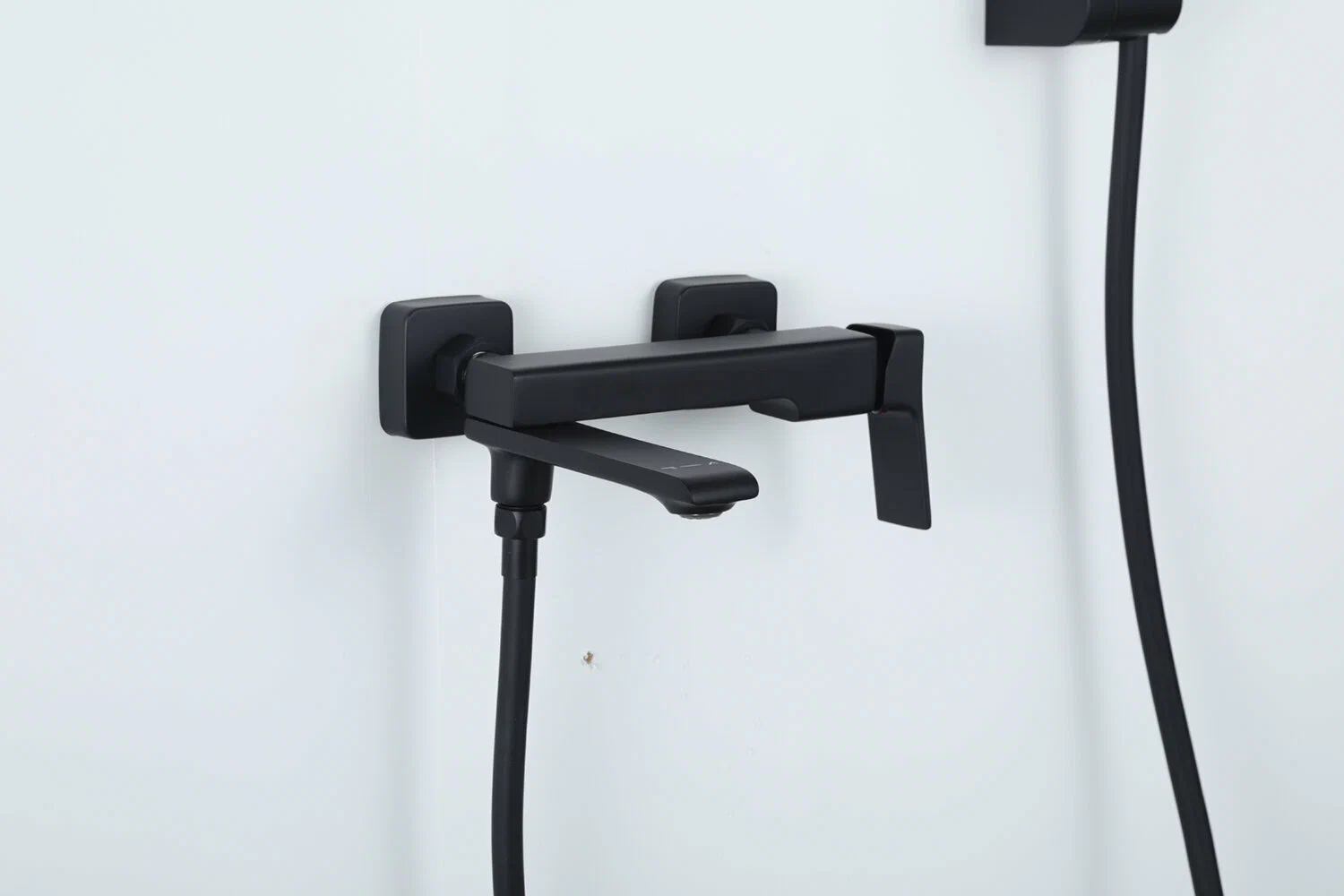 Смеситель для ванны Frap H84-6 F3284-6 черный