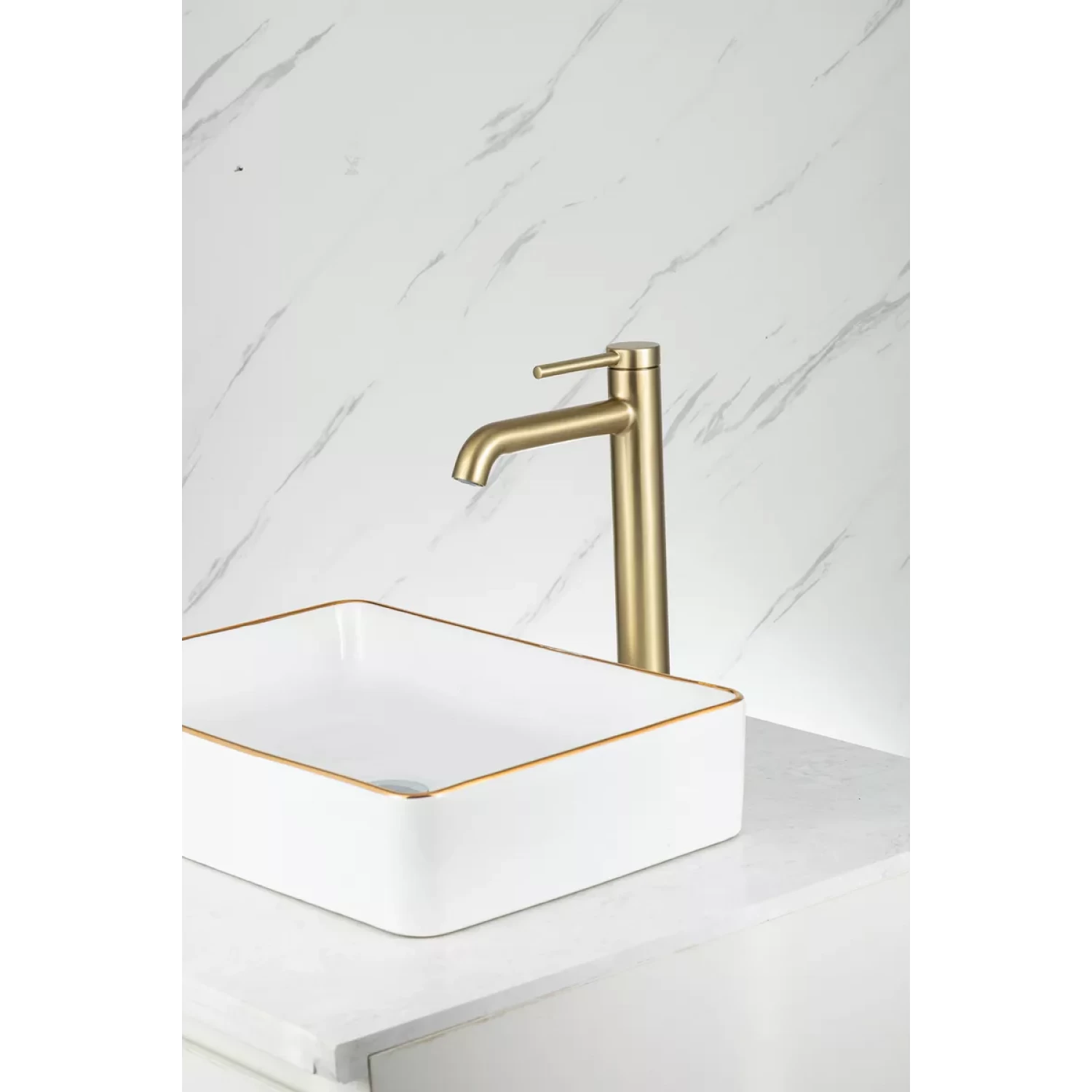 Высокий смеситель для раковины Gappo G06-3 G1006-23 золотой сатин