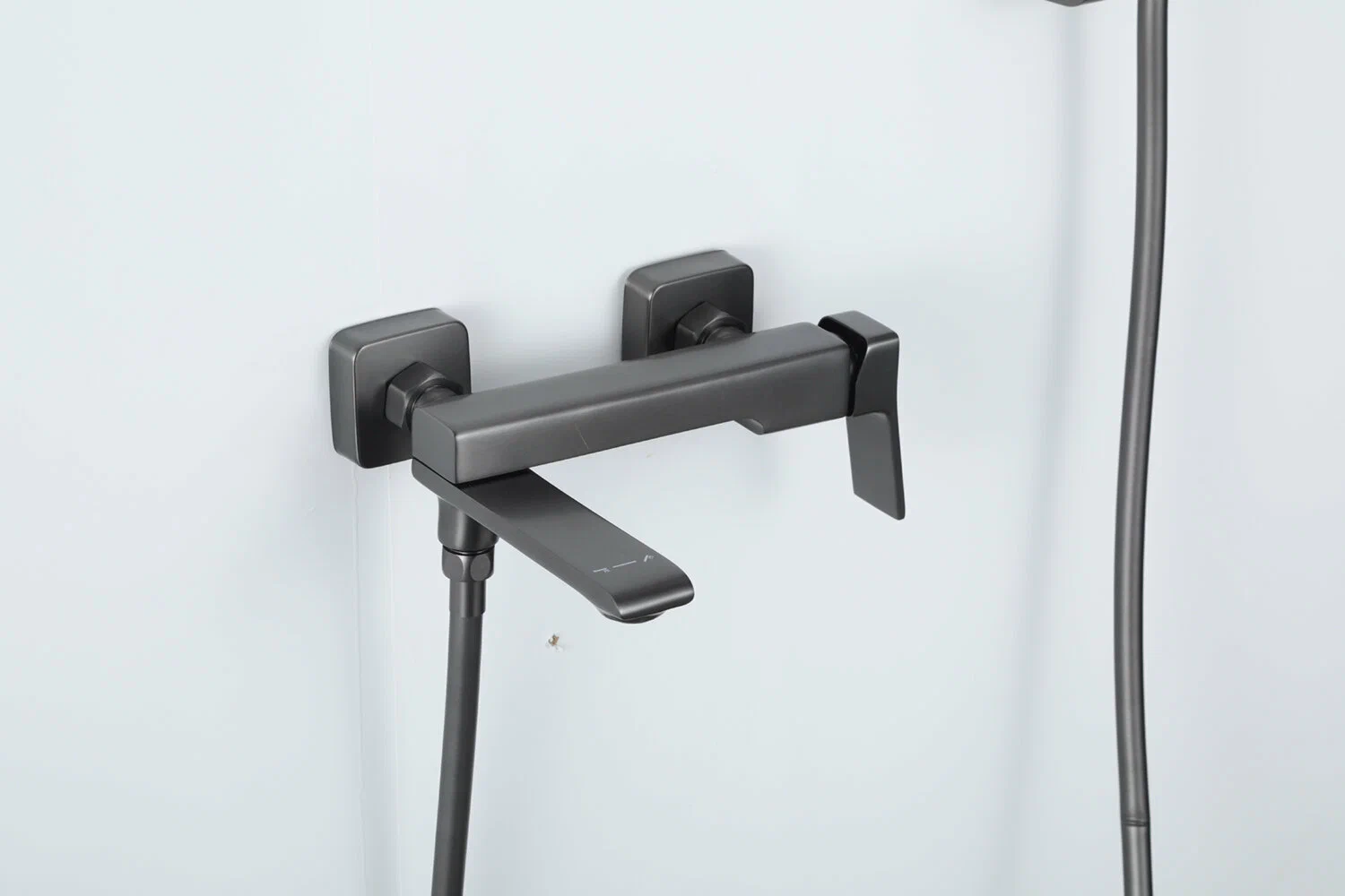 Смеситель для ванны Frap H84-9 F3284-9 оружейная сталь