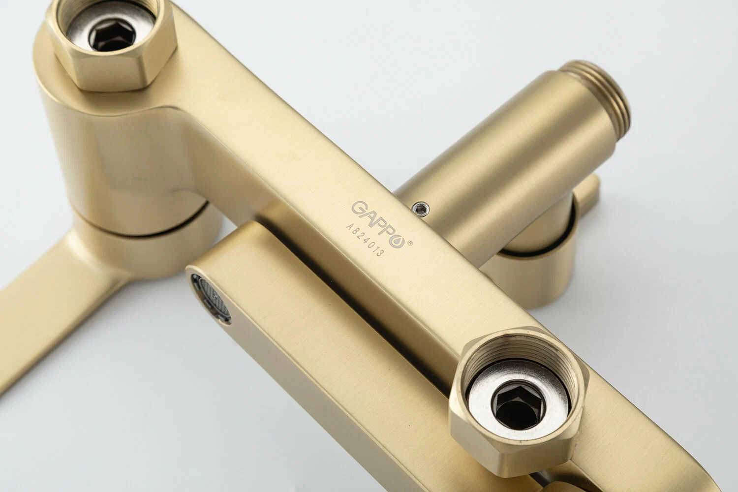 Душевая система Gappo G99-33 G2499-33 золотой сатин