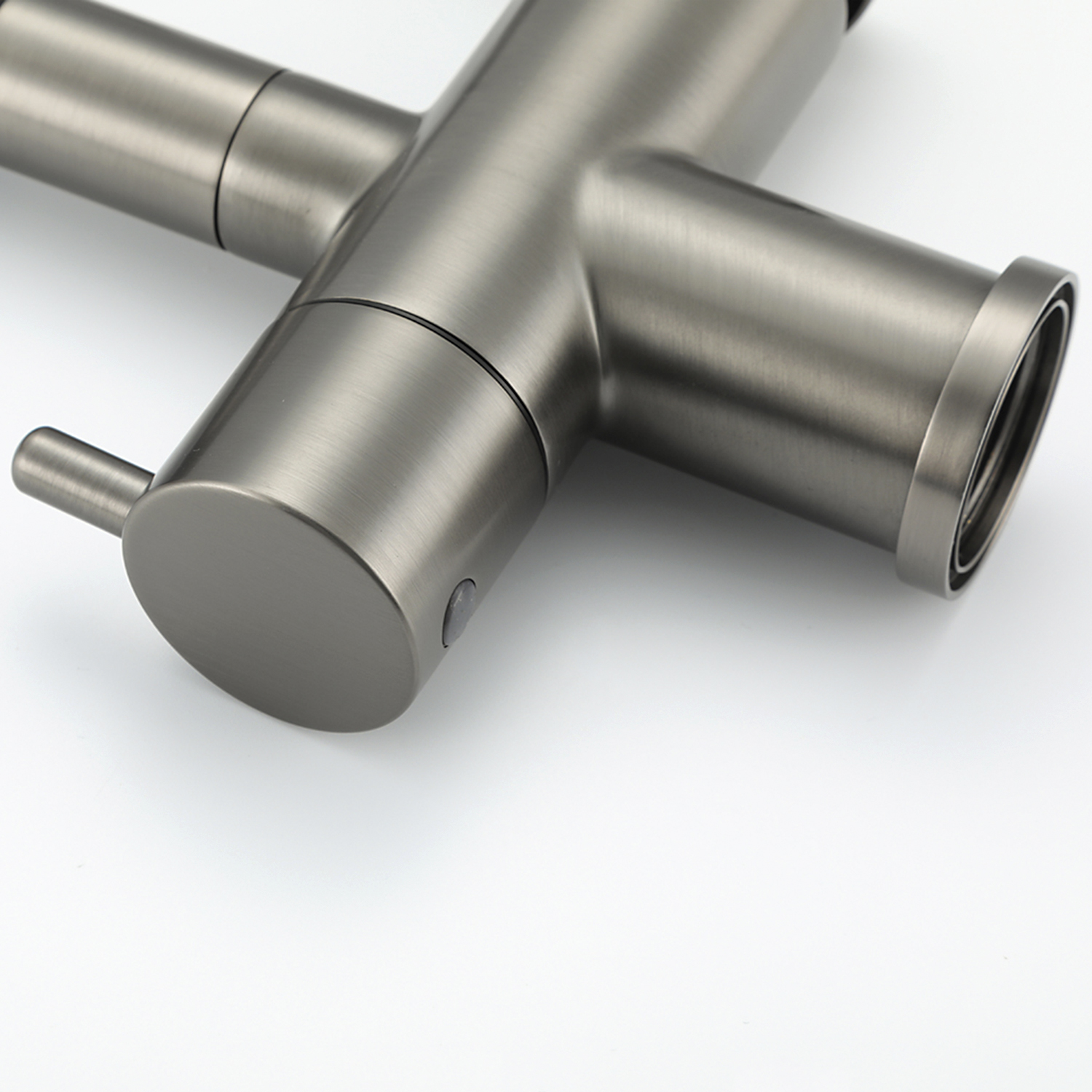 Смеситель для кухни с подключением фильтра Gappo G4398-39 оружейная сталь-черный