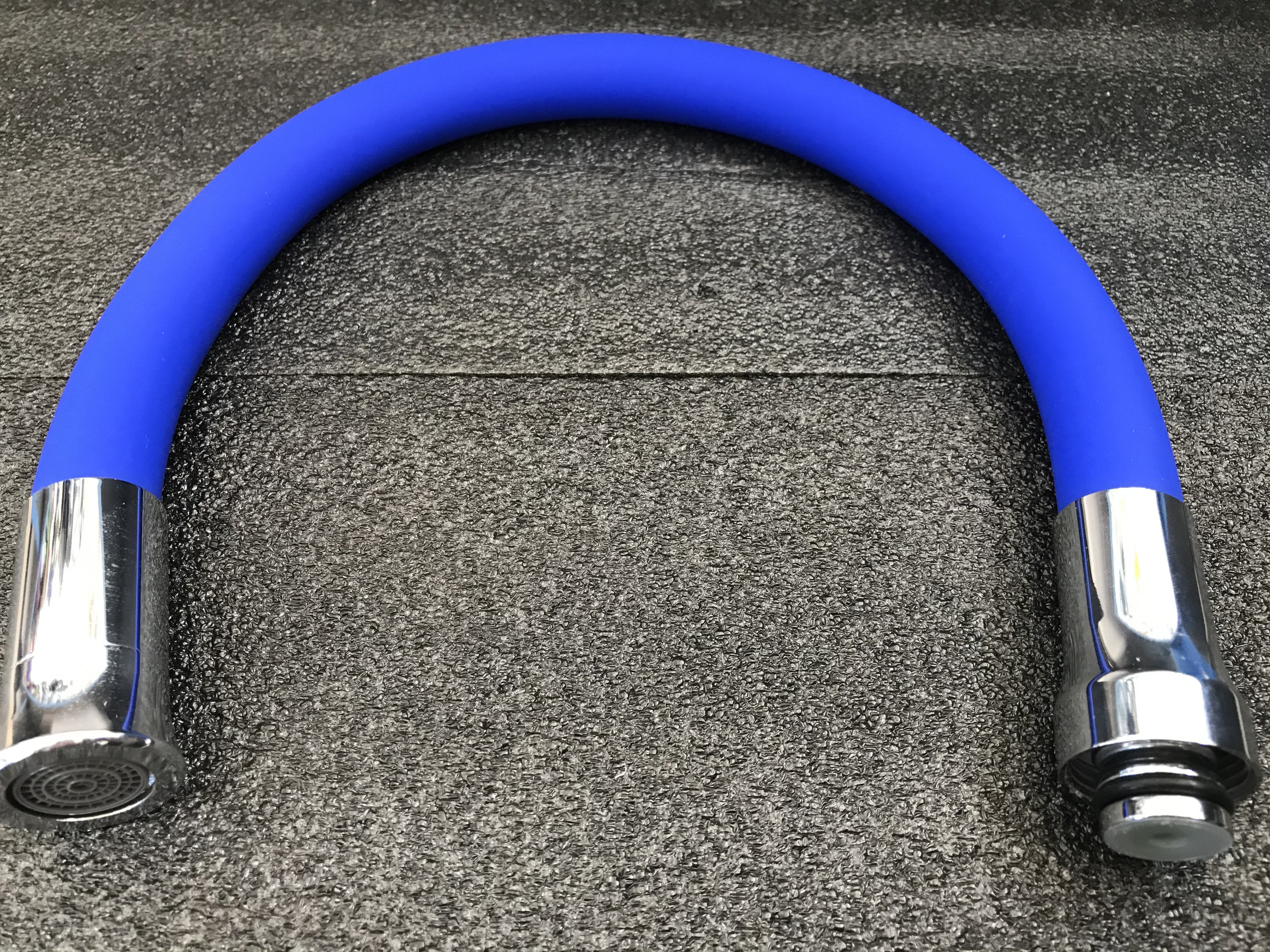 Гибкий излив для смесителя  Vaserzberg VS-2B (синий)