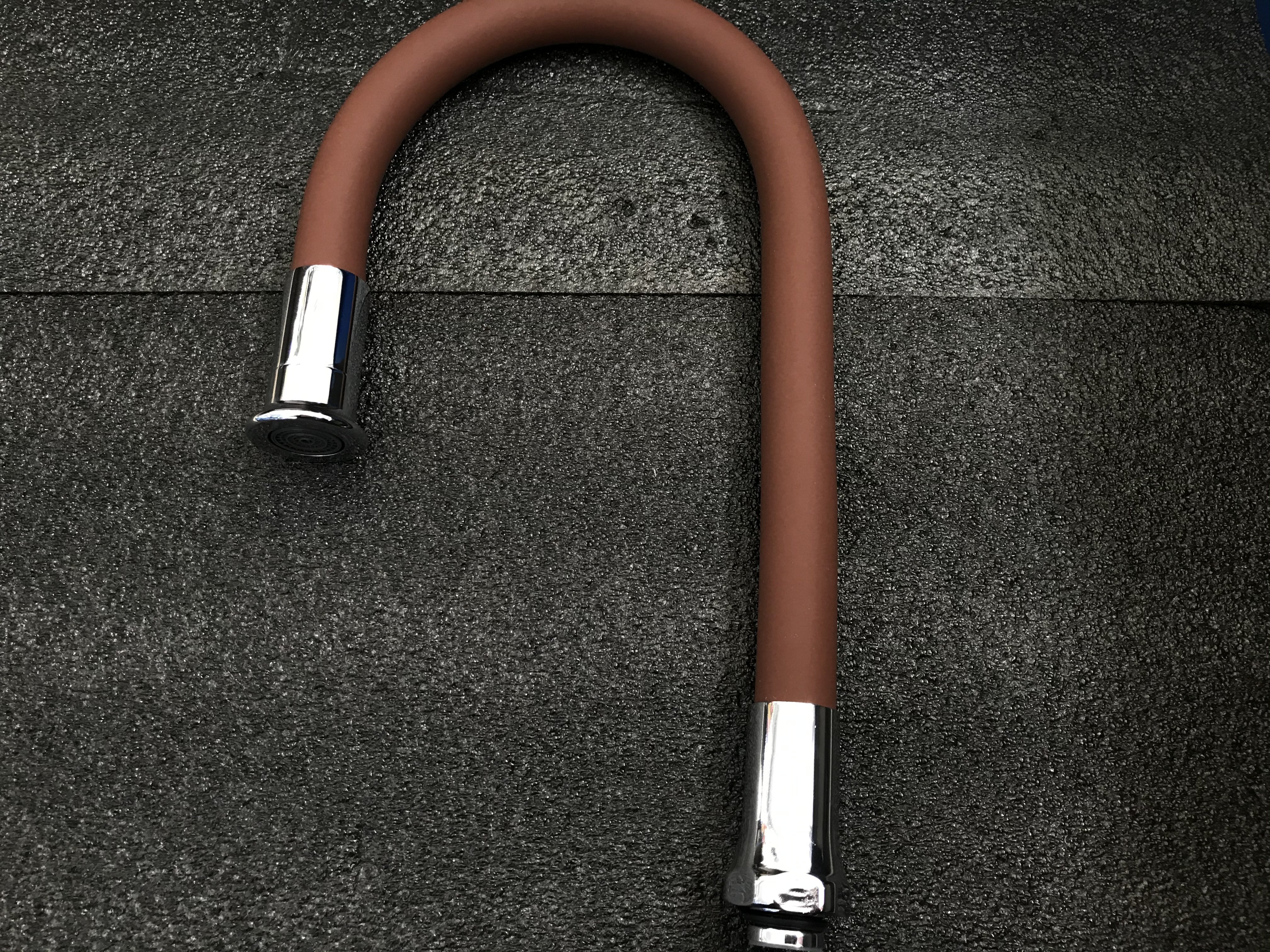 Гибкий излив для смесителя Vaserzberg VS-2BW (коричневый)