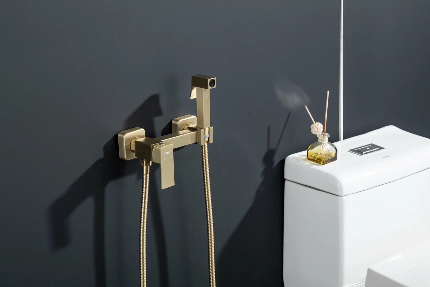 Гигиенический душ Frap F7504-3 золотой сатин