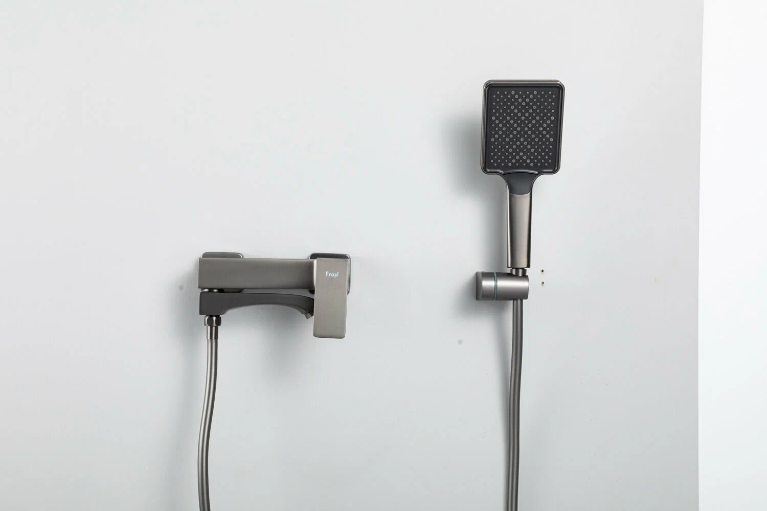 Смеситель для ванны Frap H76-9 F3276-9 оружейная сталь