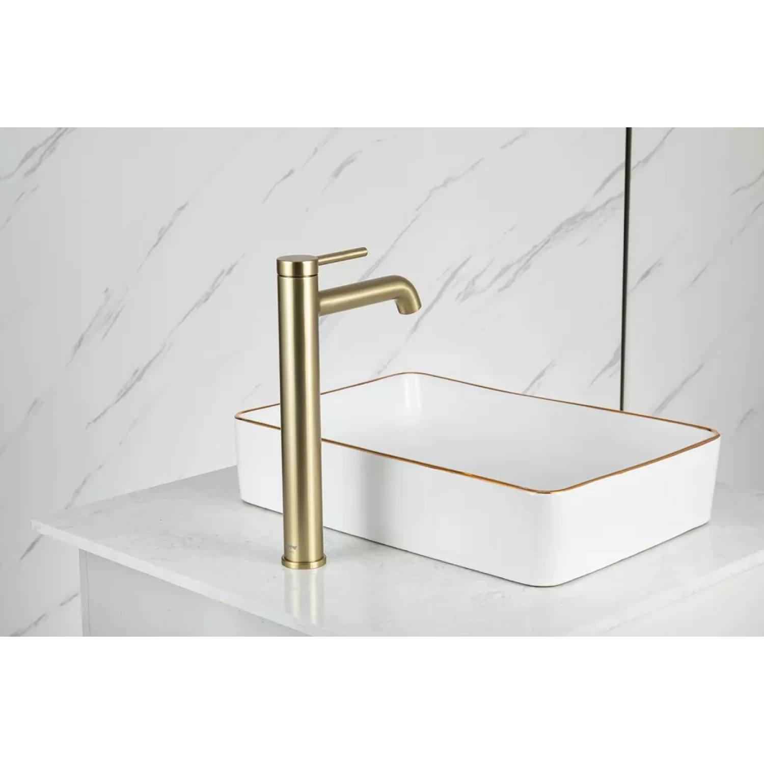 Высокий смеситель для раковины Gappo G06-3 G1006-23 золотой сатин