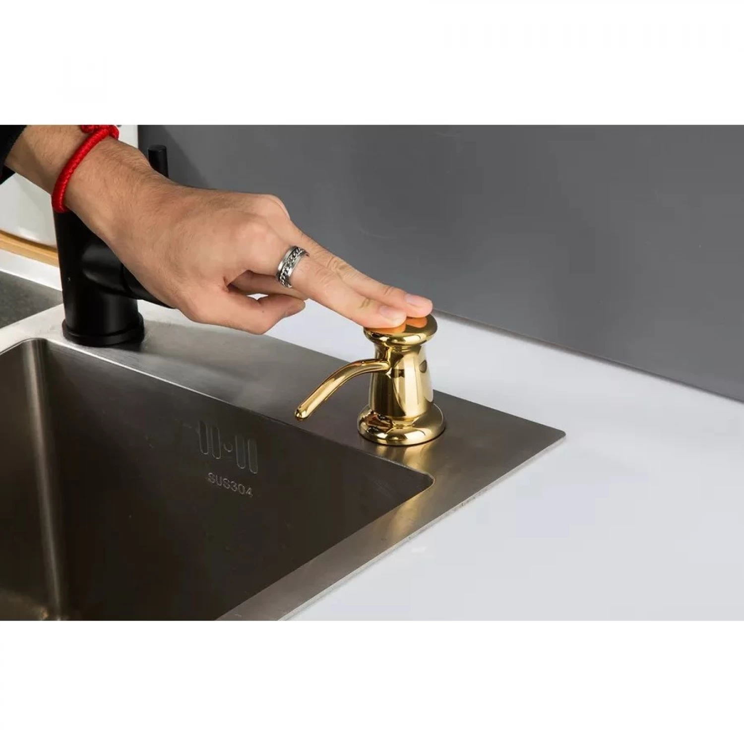 Дозатор жидкого мыла Gappo G403-6 золото