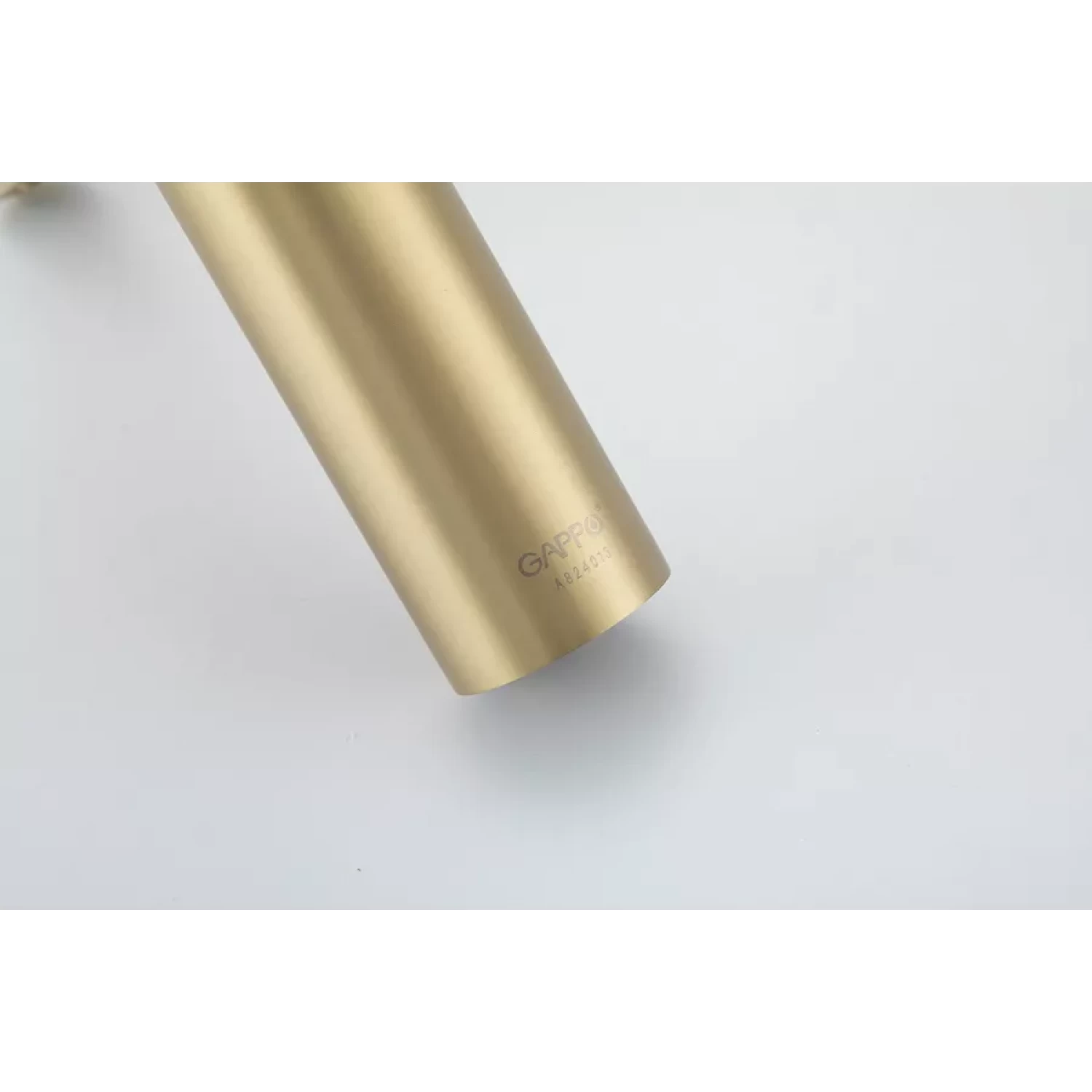 Смеситель для раковины Gappo G99-33 G1099-33 золотой сатин