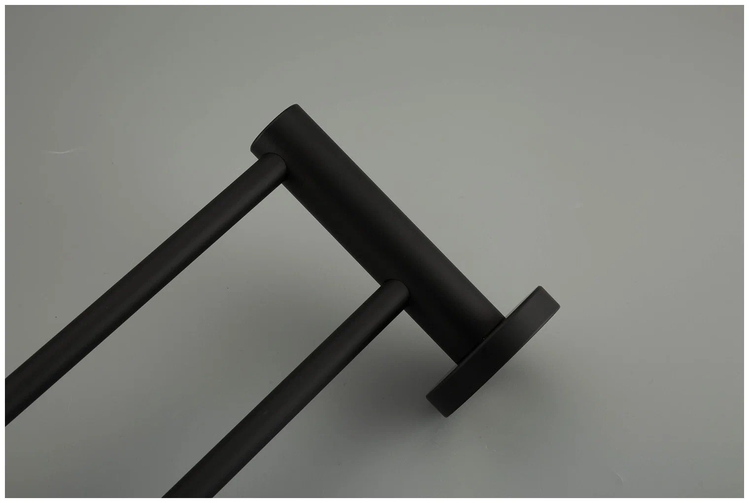 Черный двойной полотенцедержатель Frap F30209