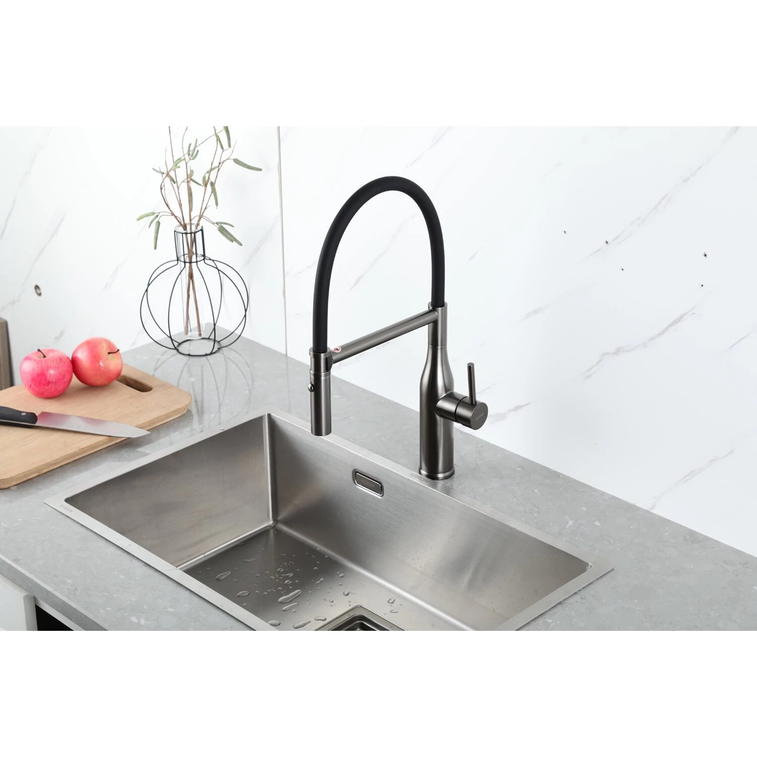 Смеситель для кухни Gappo G4098-29 оружейная сталь