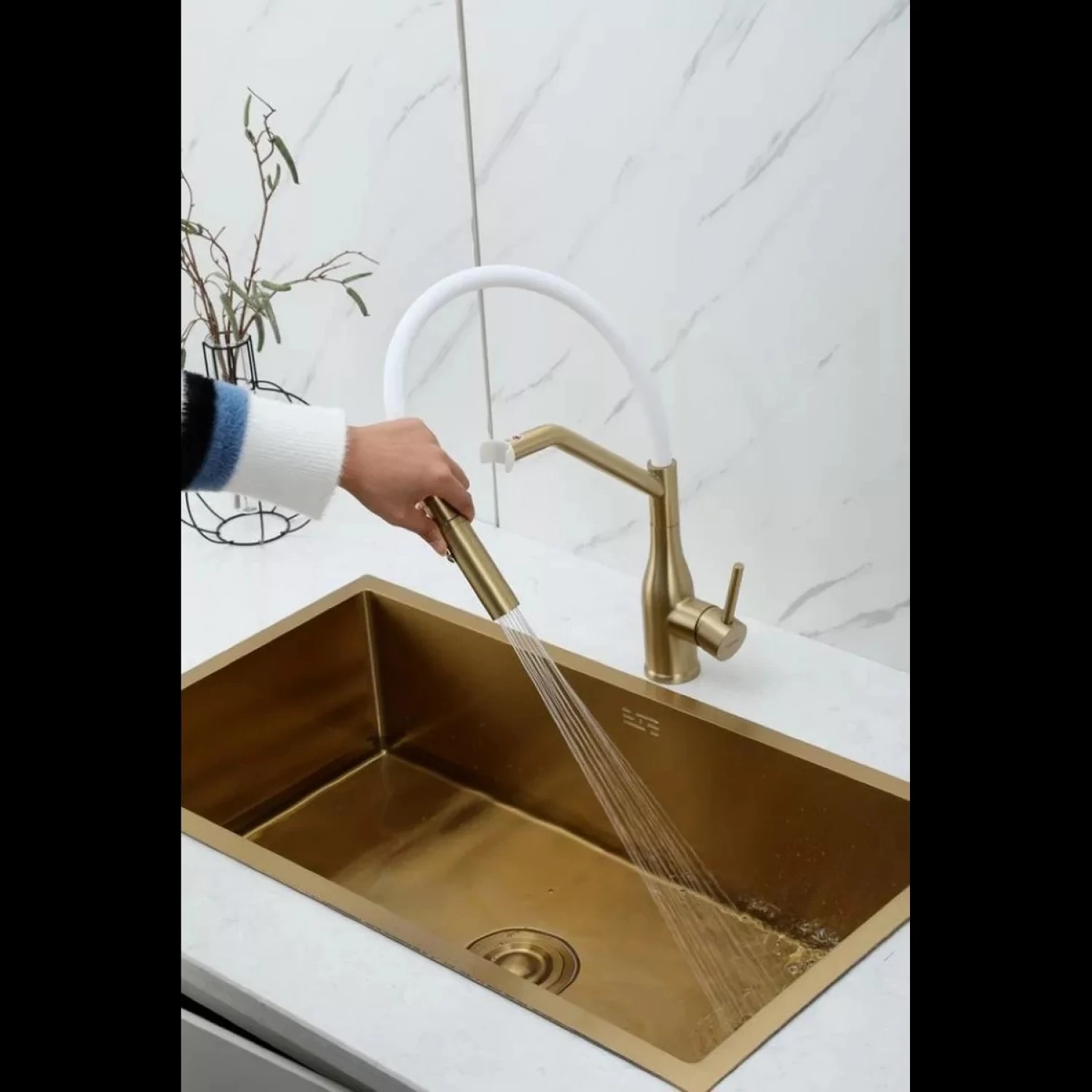 Смеситель для кухни Gappo G4098-13 золотой сатин