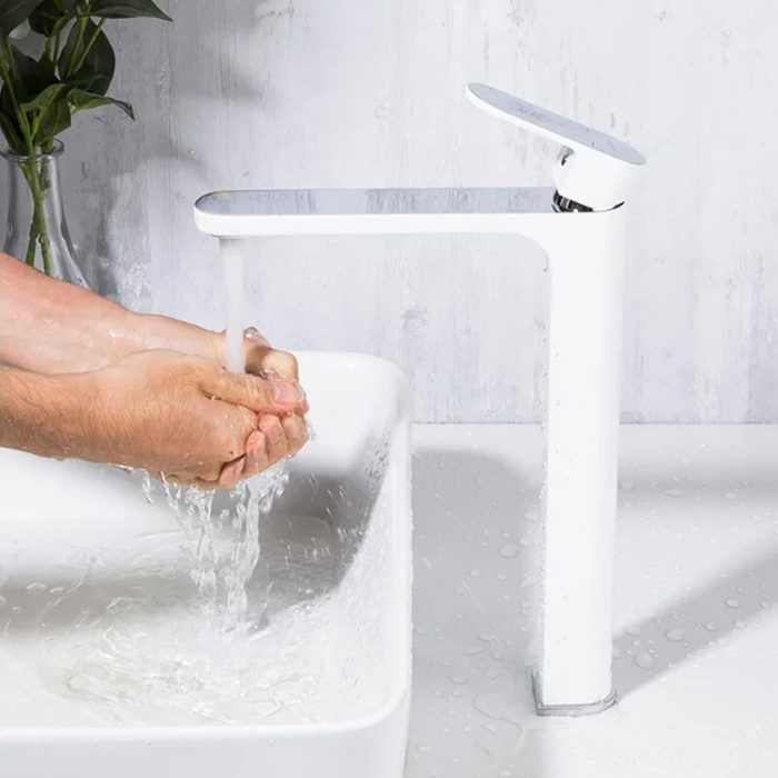 Смеситель для раковины под чашу Gappo G1083-82 белый/хром