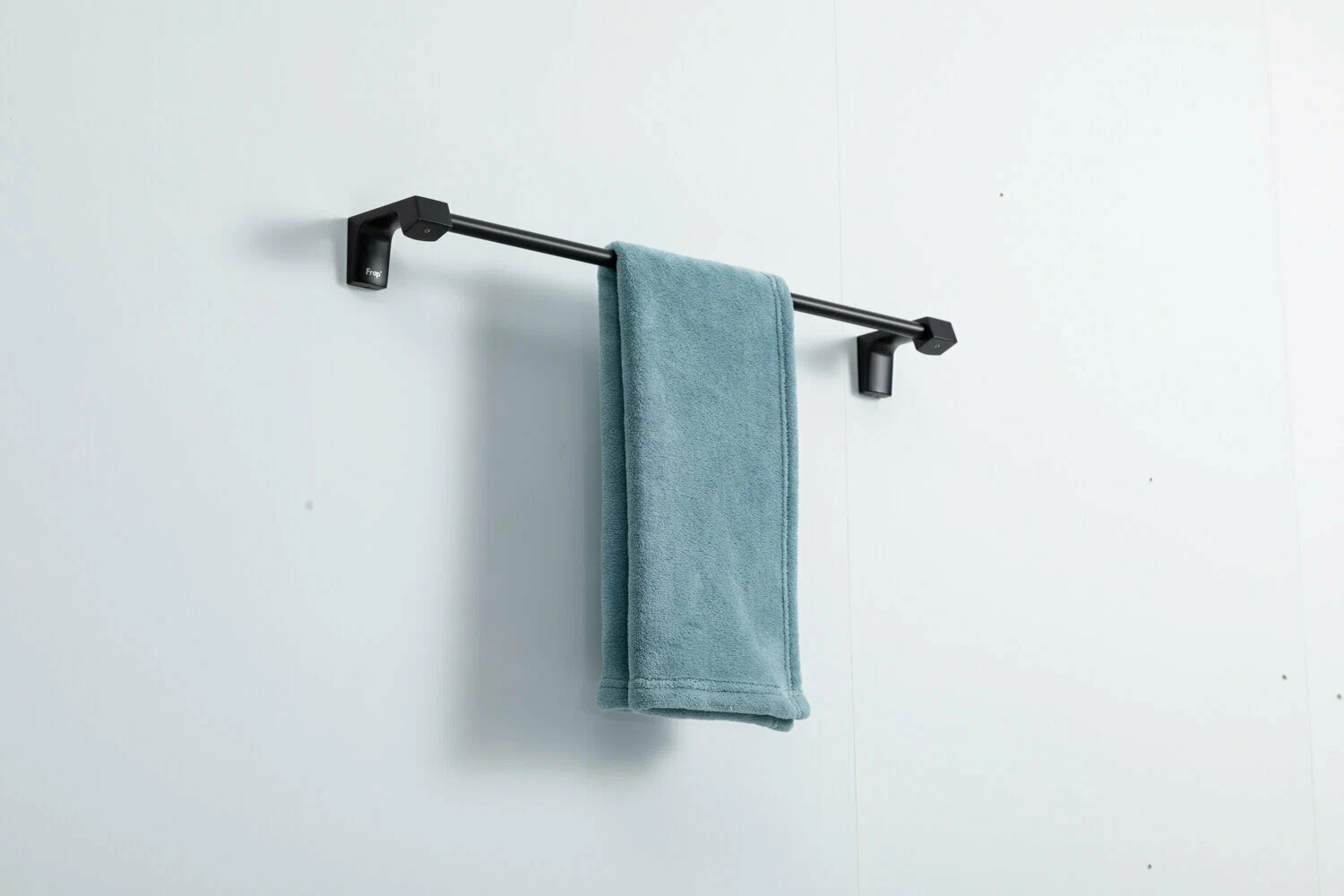 Прямой полотенцедержатель Frap F306-6 F30601-6 черный