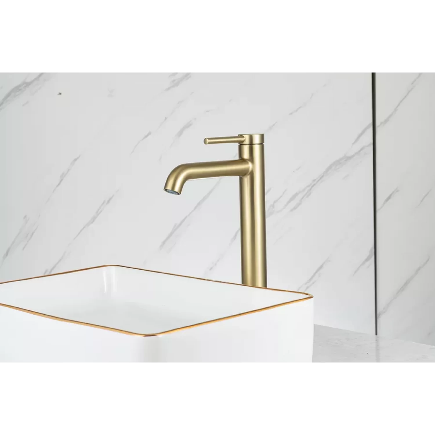 Высокий смеситель для раковины Gappo G06-3 G1006-23 золотой сатин