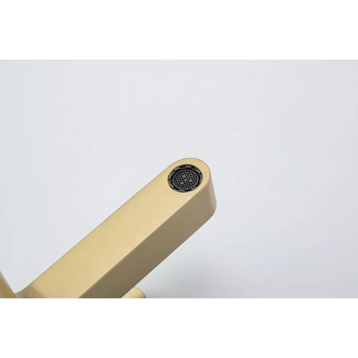 Смеситель для раковины Gappo G99-33 G1099-33 золотой сатин