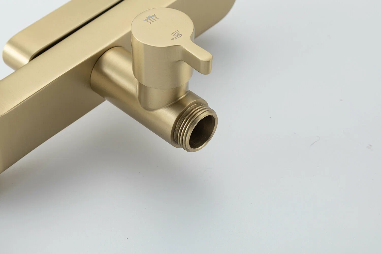 Душевая система Gappo G99-33 G2499-33 золотой сатин