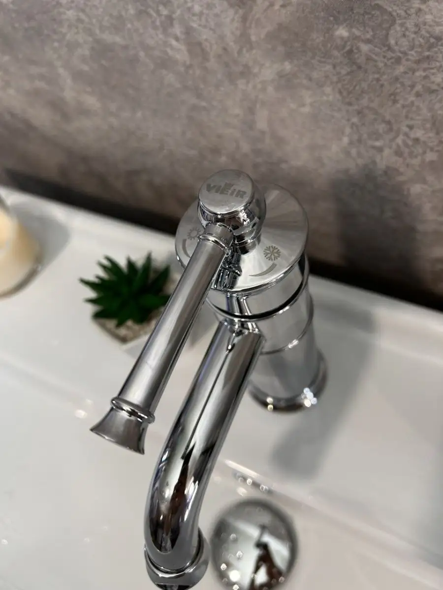 Смеситель для раковины ViEiR V273 V273511 хром