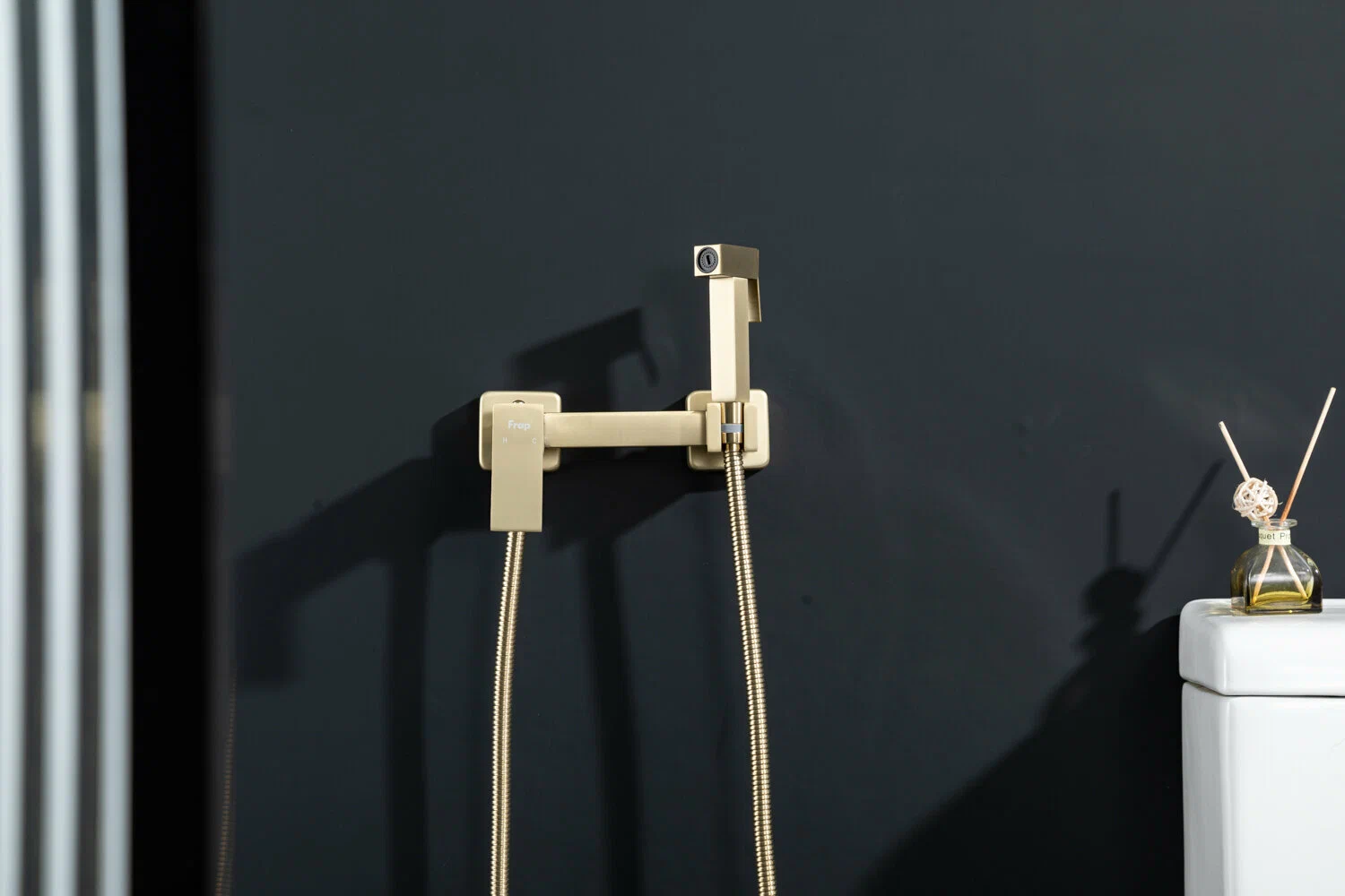 Гигиенический душ Frap F7504-3 золотой сатин