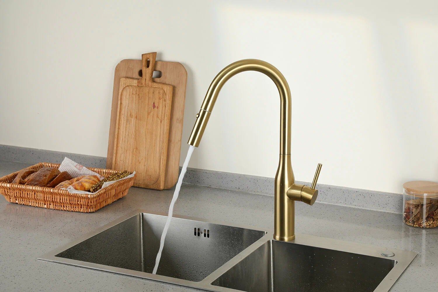 Вытяжной смеситель для кухни Gappo G4398-43 золотой сатин