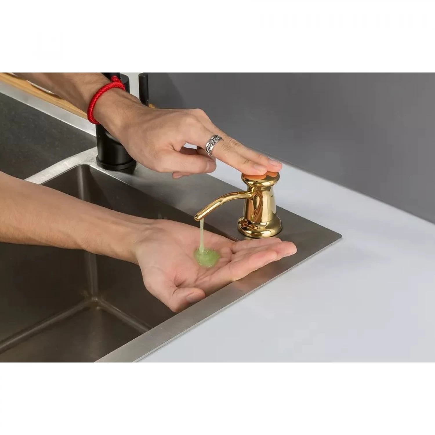 Дозатор жидкого мыла Gappo G403-6 золото