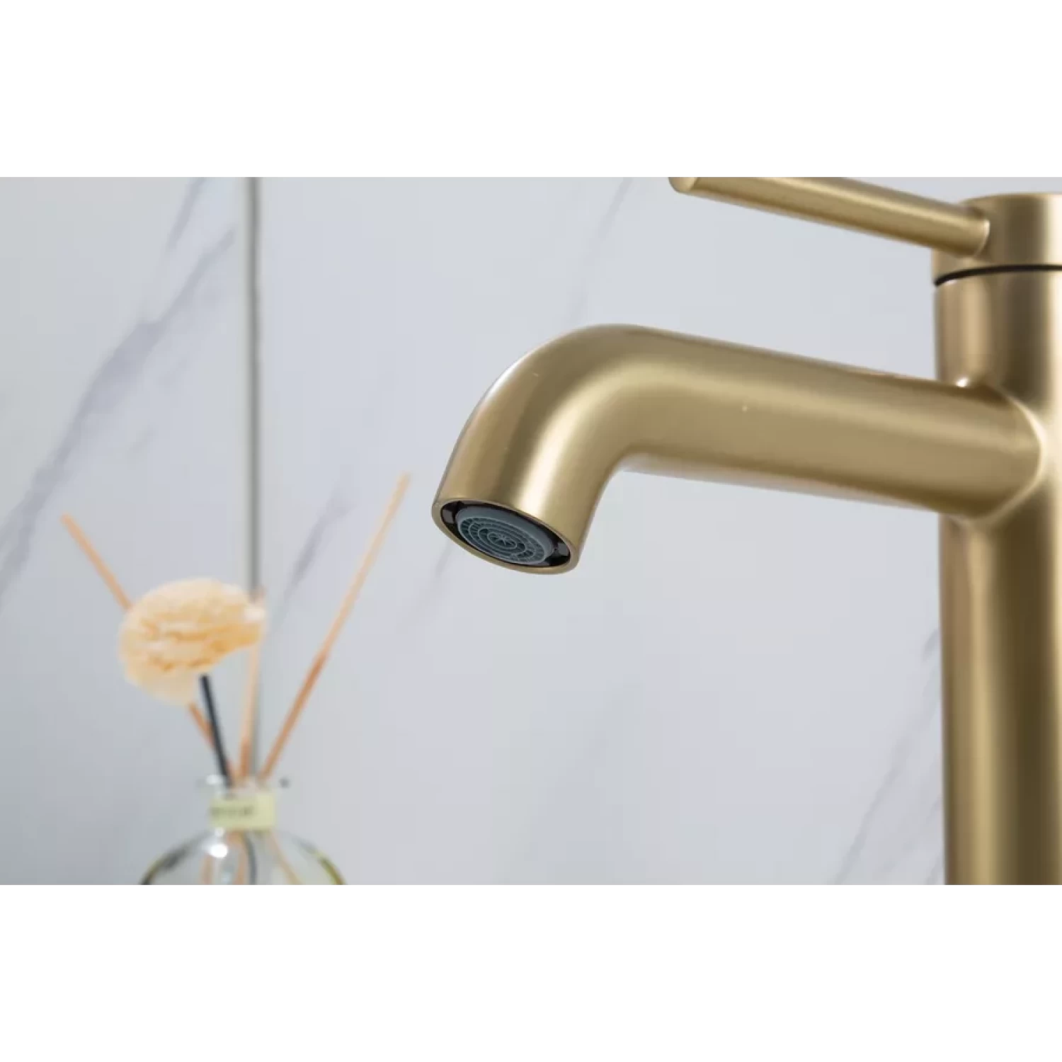 Смеситель для раковины Gappo G06-3 G1006-3 золотой сатин