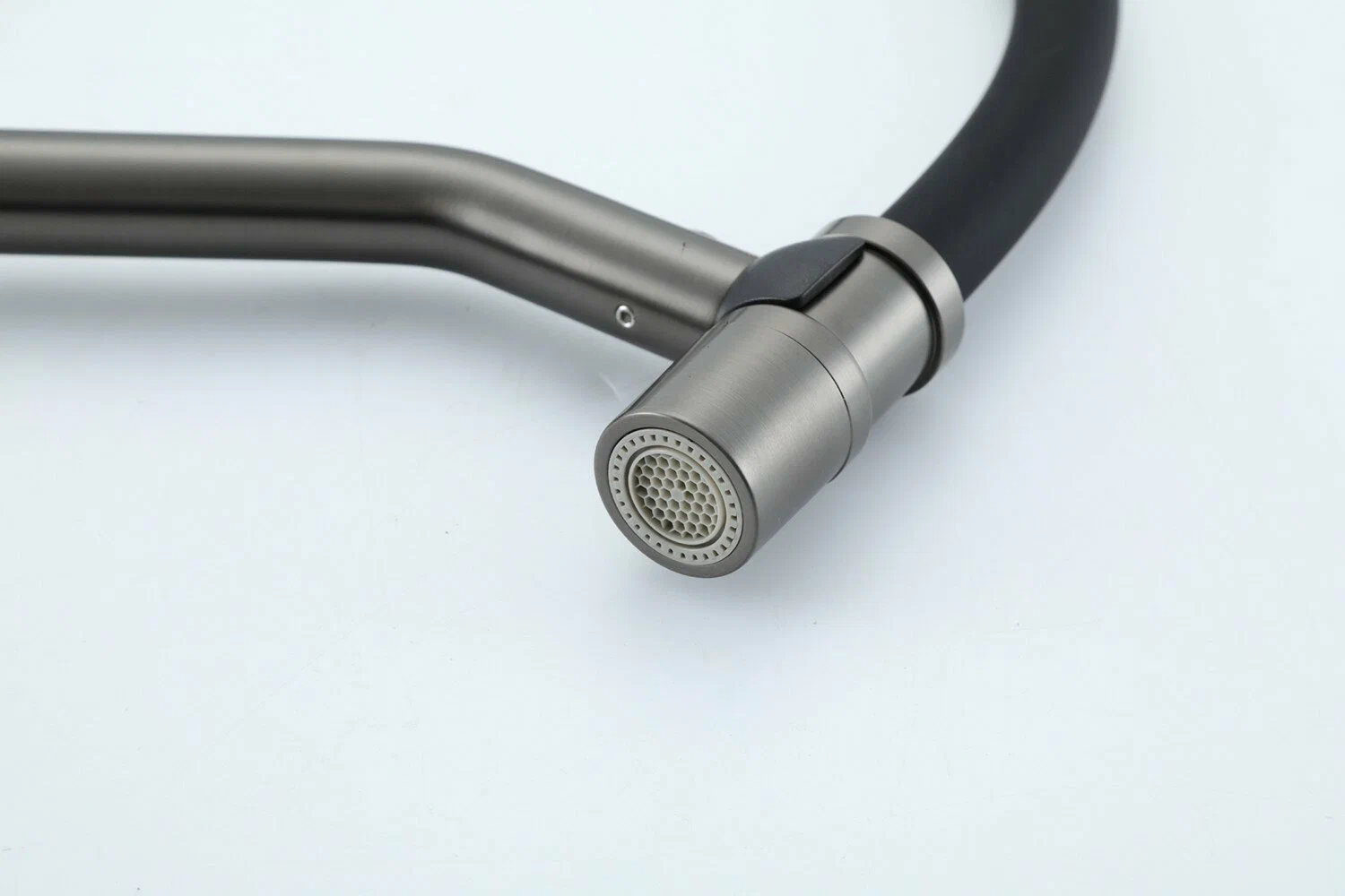 Смеситель для кухни с водопадом Gappo G4098-9 оружейная сталь