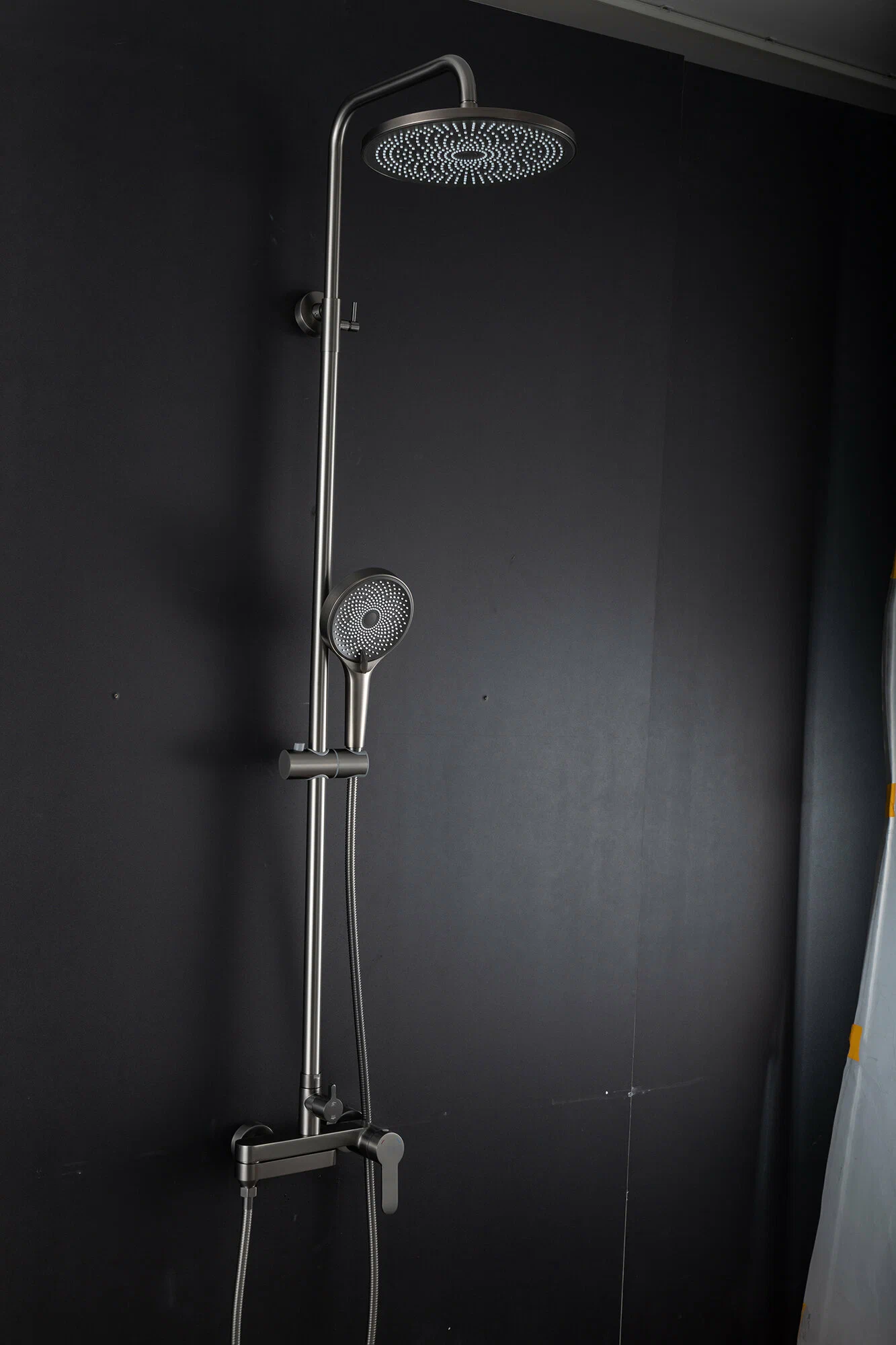 Душевая система Gappo G99-39 G2499-39 оружейная сталь