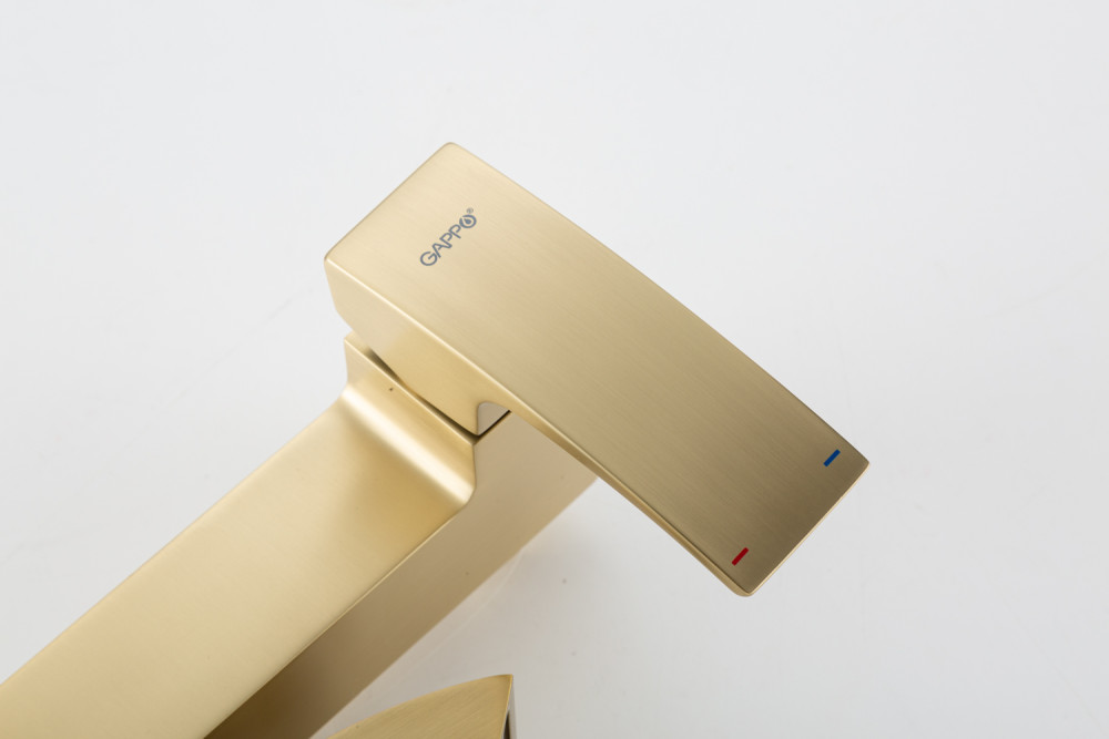 Смеситель для ванны Gappo G07-33 G3207-33 золотой сатин