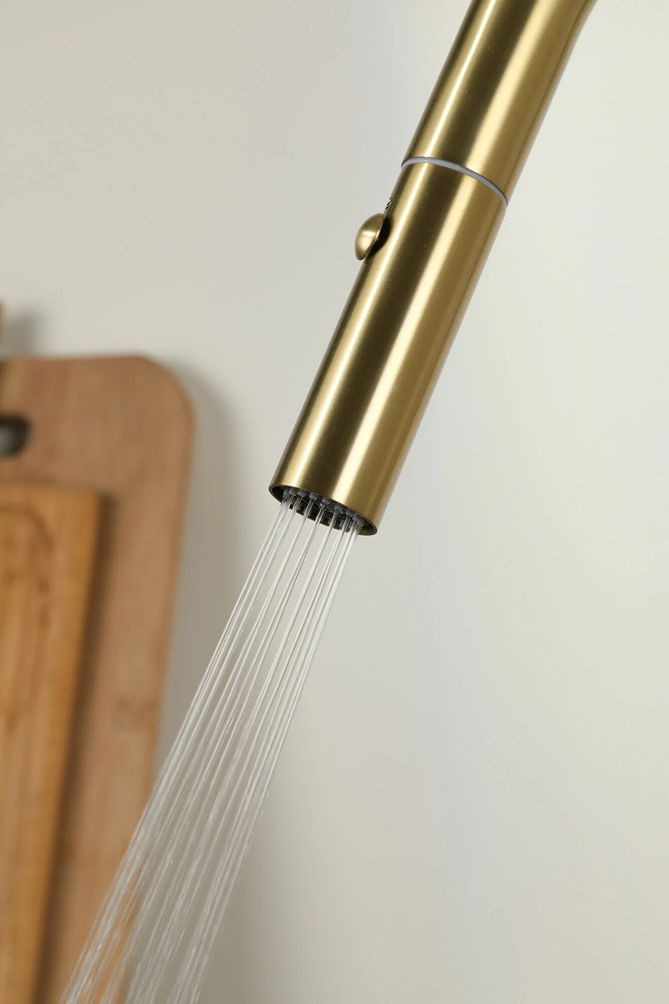 Вытяжной смеситель для кухни Gappo G4398-43 золотой сатин