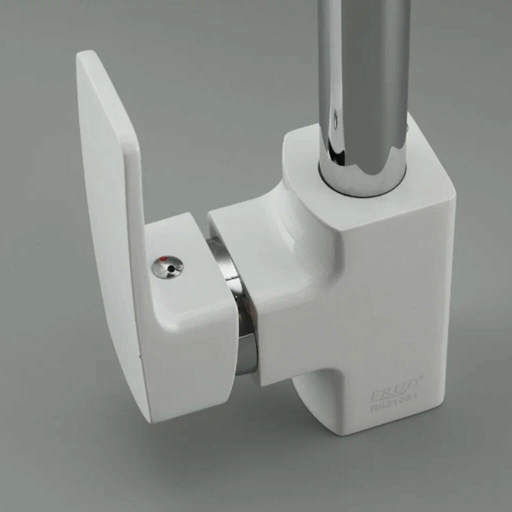 Смеситель для кухни с гибким изливом Frud R43151-8 белый-хром