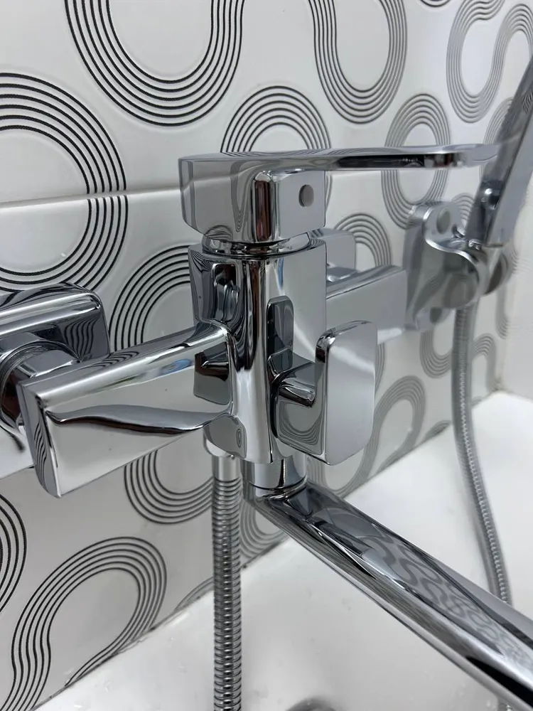 Смеситель для ванны ViEiR V113 V113541 хром