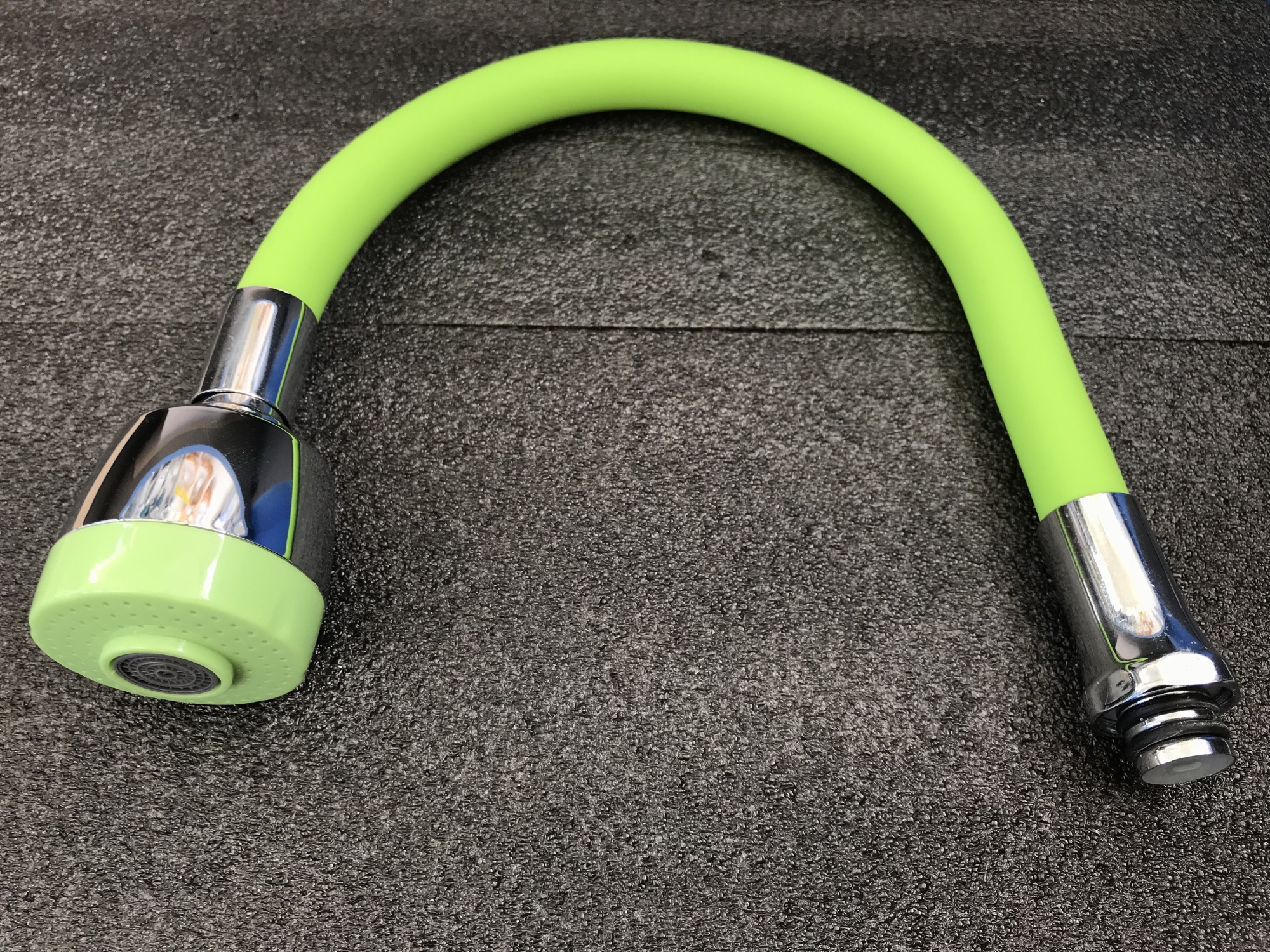 Гибкий излив для смесителя Vaserzberg VS-1G (зеленый)