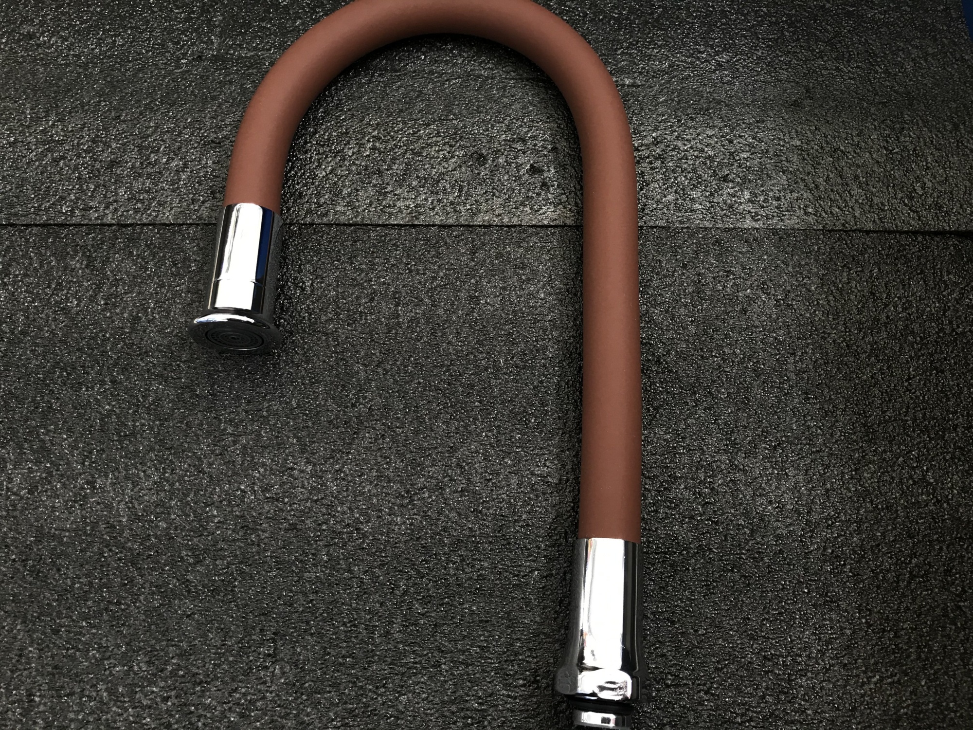 Гибкий излив для смесителя Vaserzberg VS-2BW (коричневый)