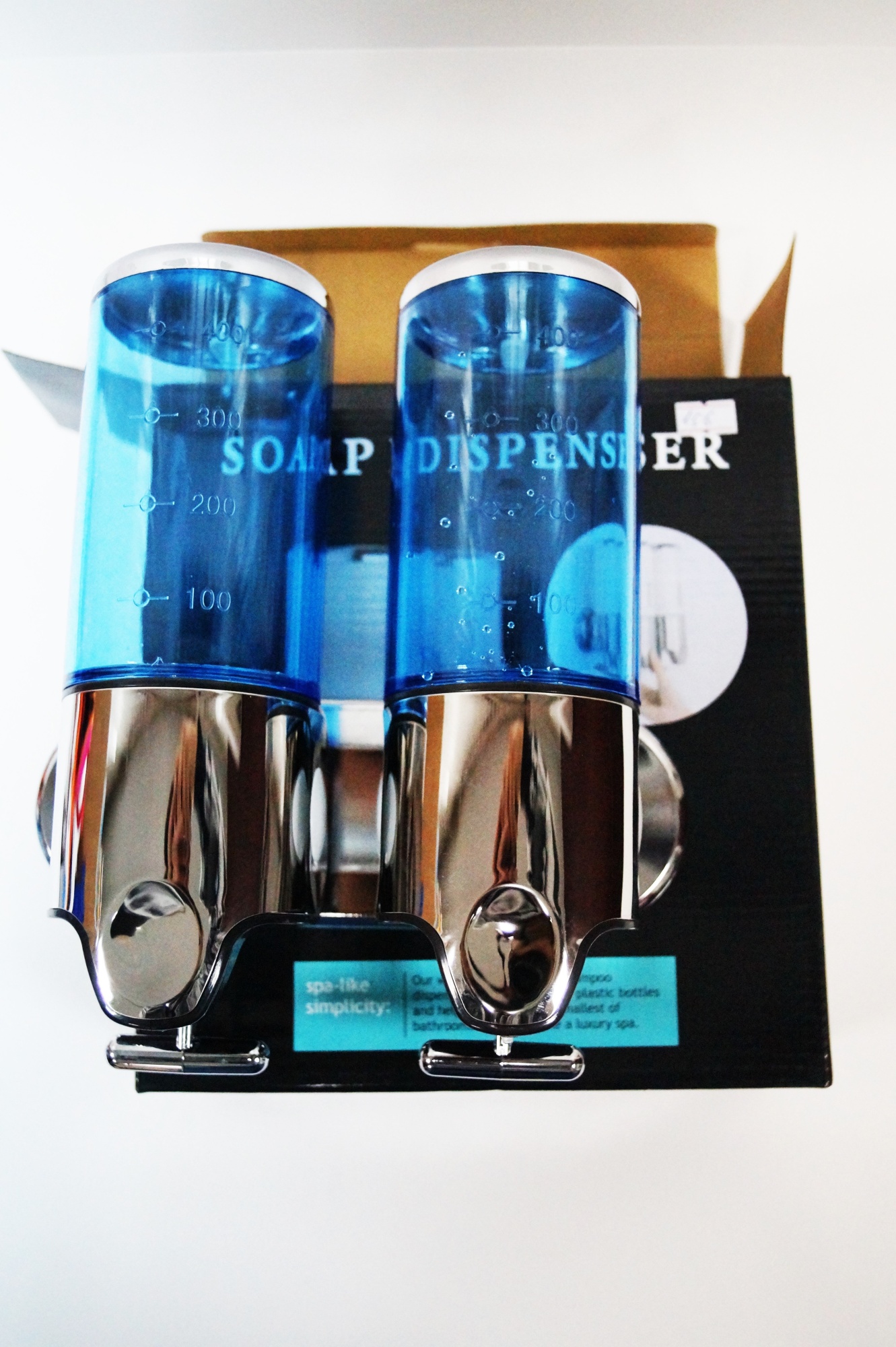 Двойной синий дозатор в ванну для мыла или шампуня 156