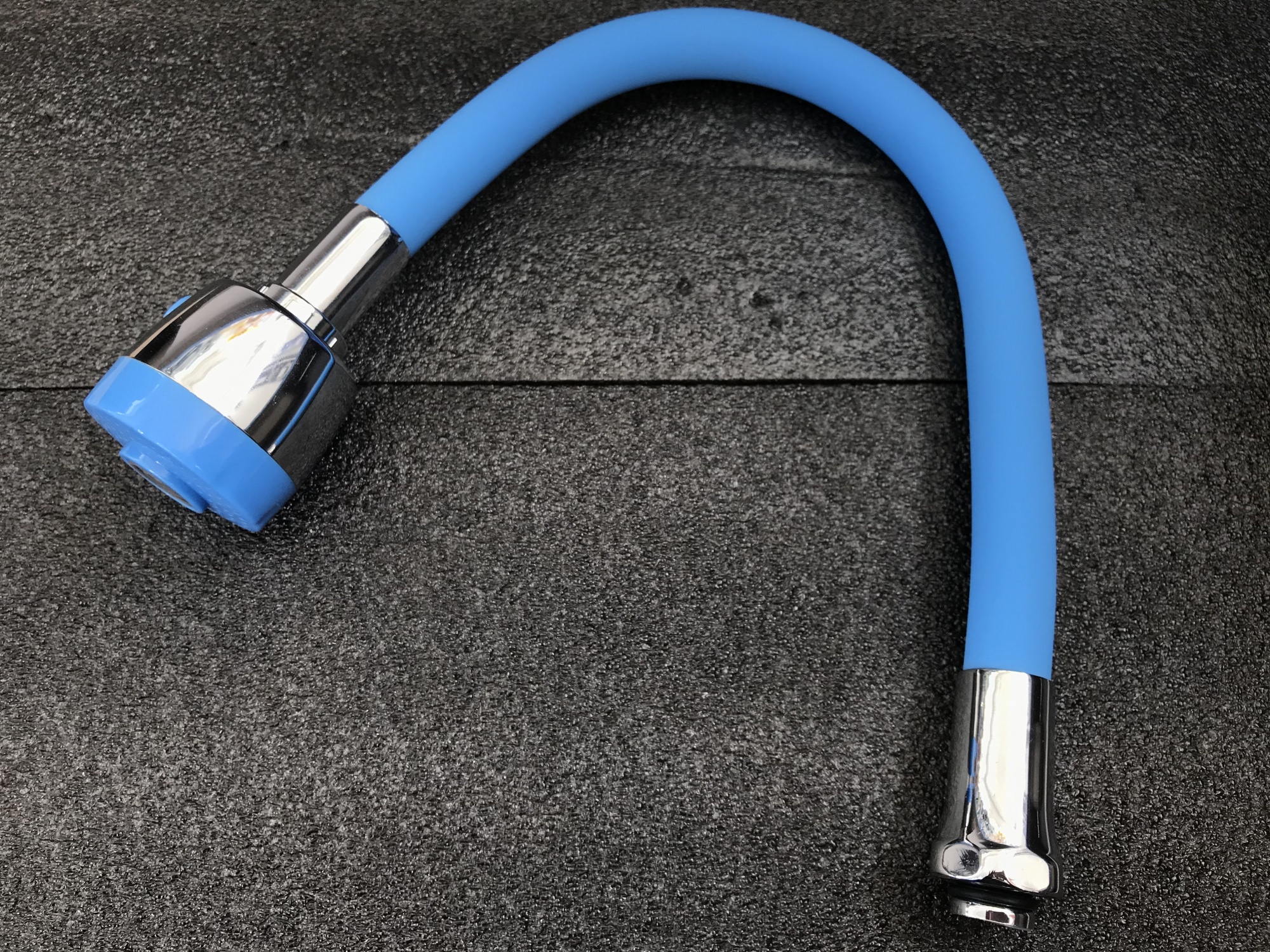 Гибкий излив для смесителя Vaserzberg VS-1BE (светло-синий)